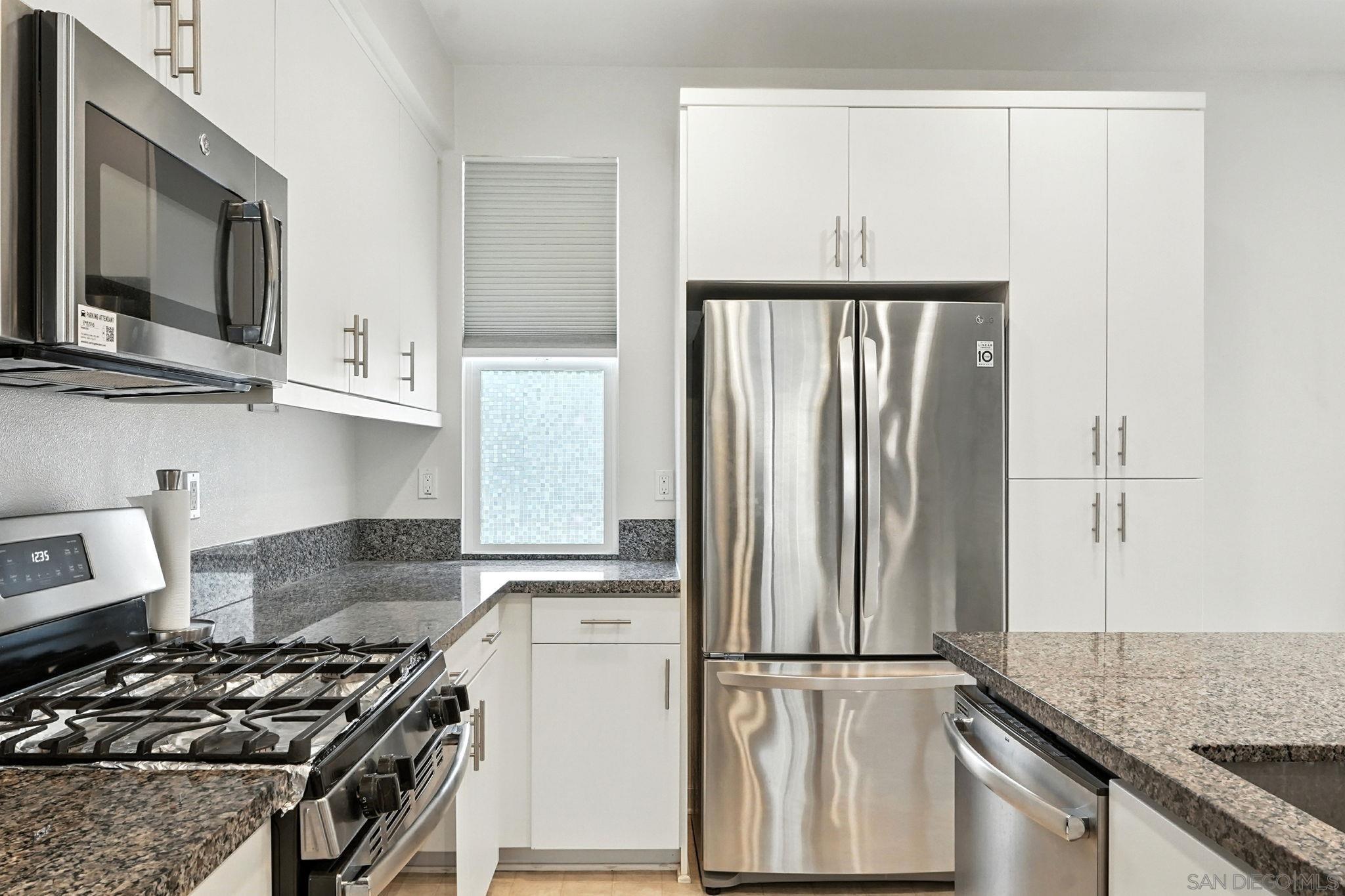 Detail Gallery Image 9 of 39 For 2275  Element Way  #4,  Chula Vista,  CA 91915 - 3 Beds | 2/1 Baths