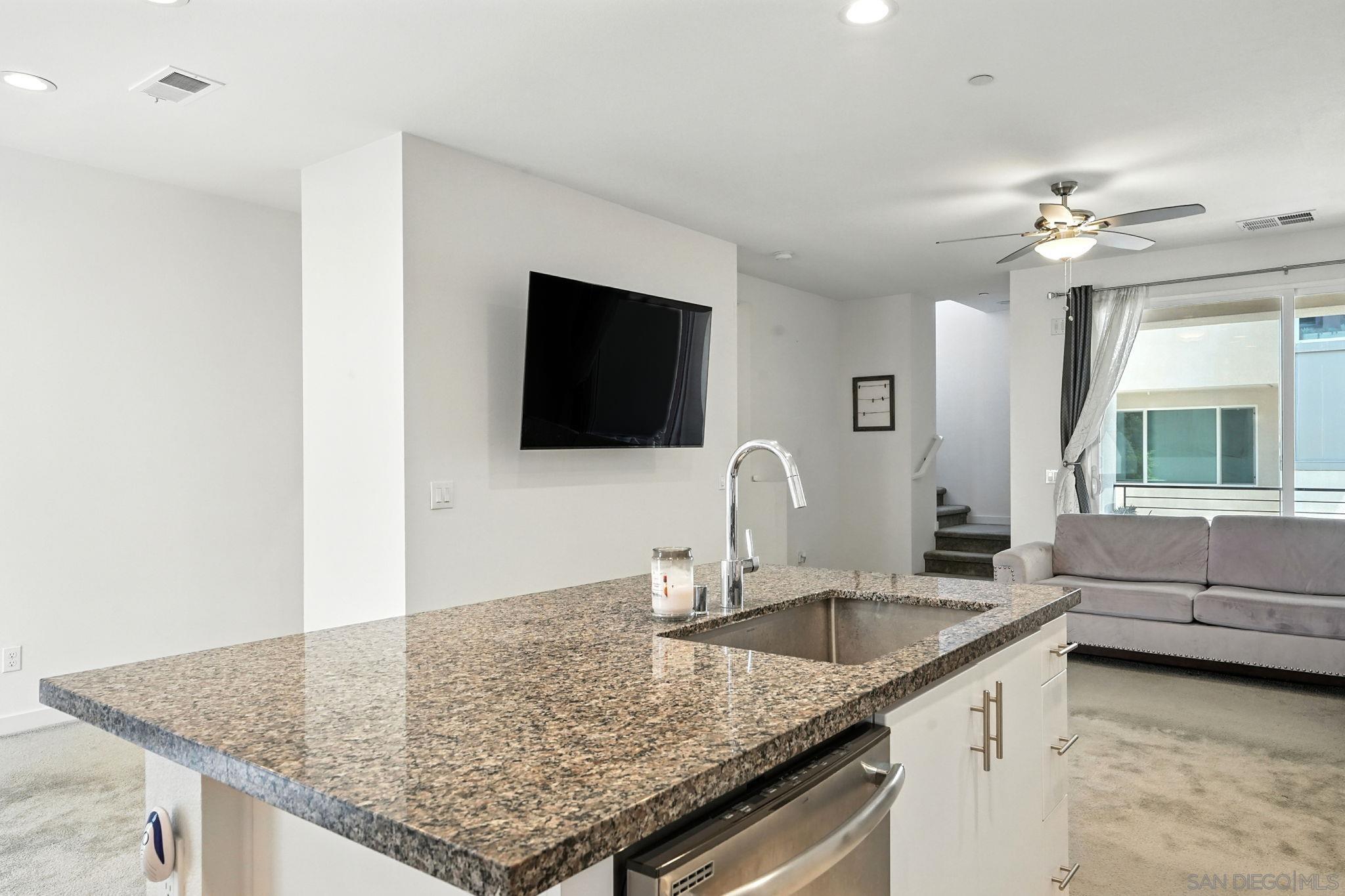 Detail Gallery Image 9 of 45 For 2275  Element Way  #4,  Chula Vista,  CA 91915 - 3 Beds | 2/1 Baths