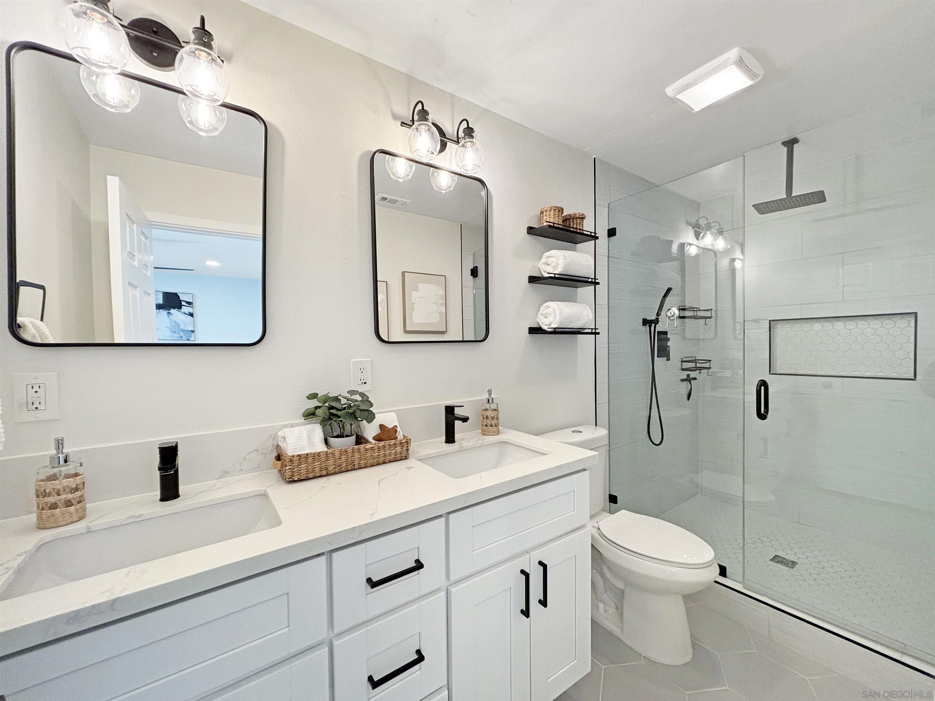 Detail Gallery Image 12 of 30 For 6865  Weller Street, San Diego,  CA 92122 - 5 Beds | 3 Baths