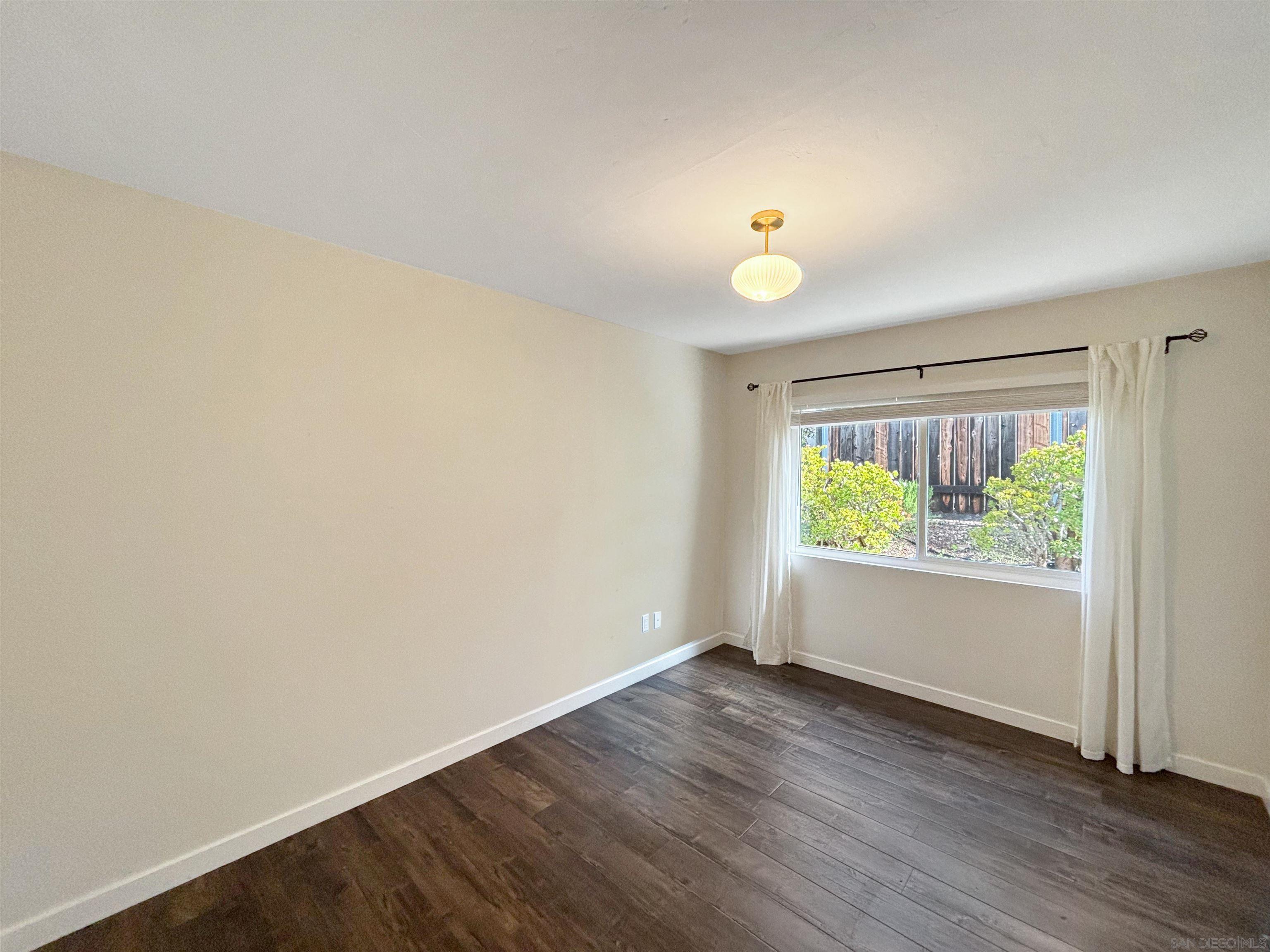 Detail Gallery Image 16 of 30 For 6865  Weller Street, San Diego,  CA 92122 - 5 Beds | 3 Baths