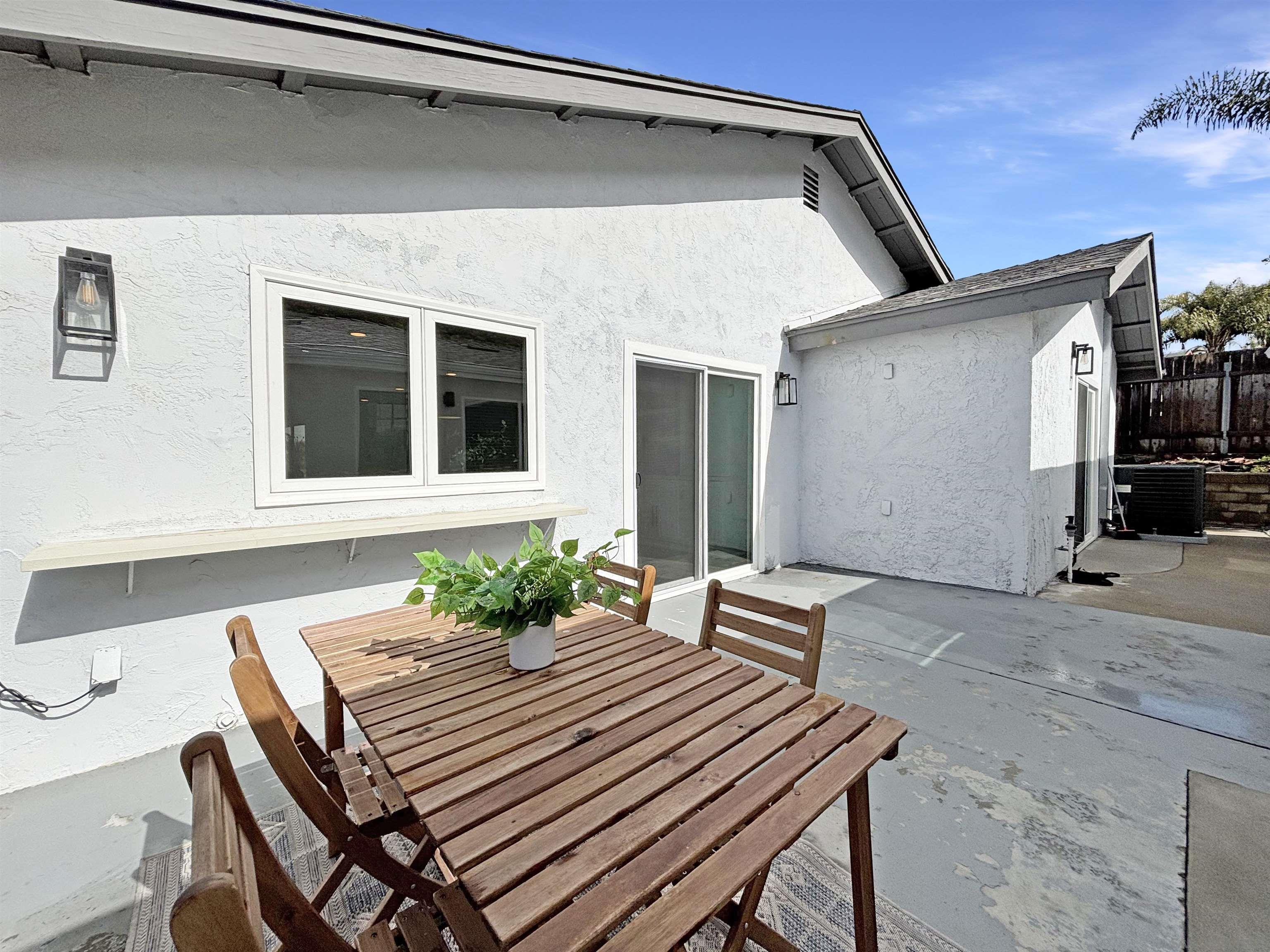 Detail Gallery Image 19 of 30 For 6865  Weller Street, San Diego,  CA 92122 - 5 Beds | 3 Baths