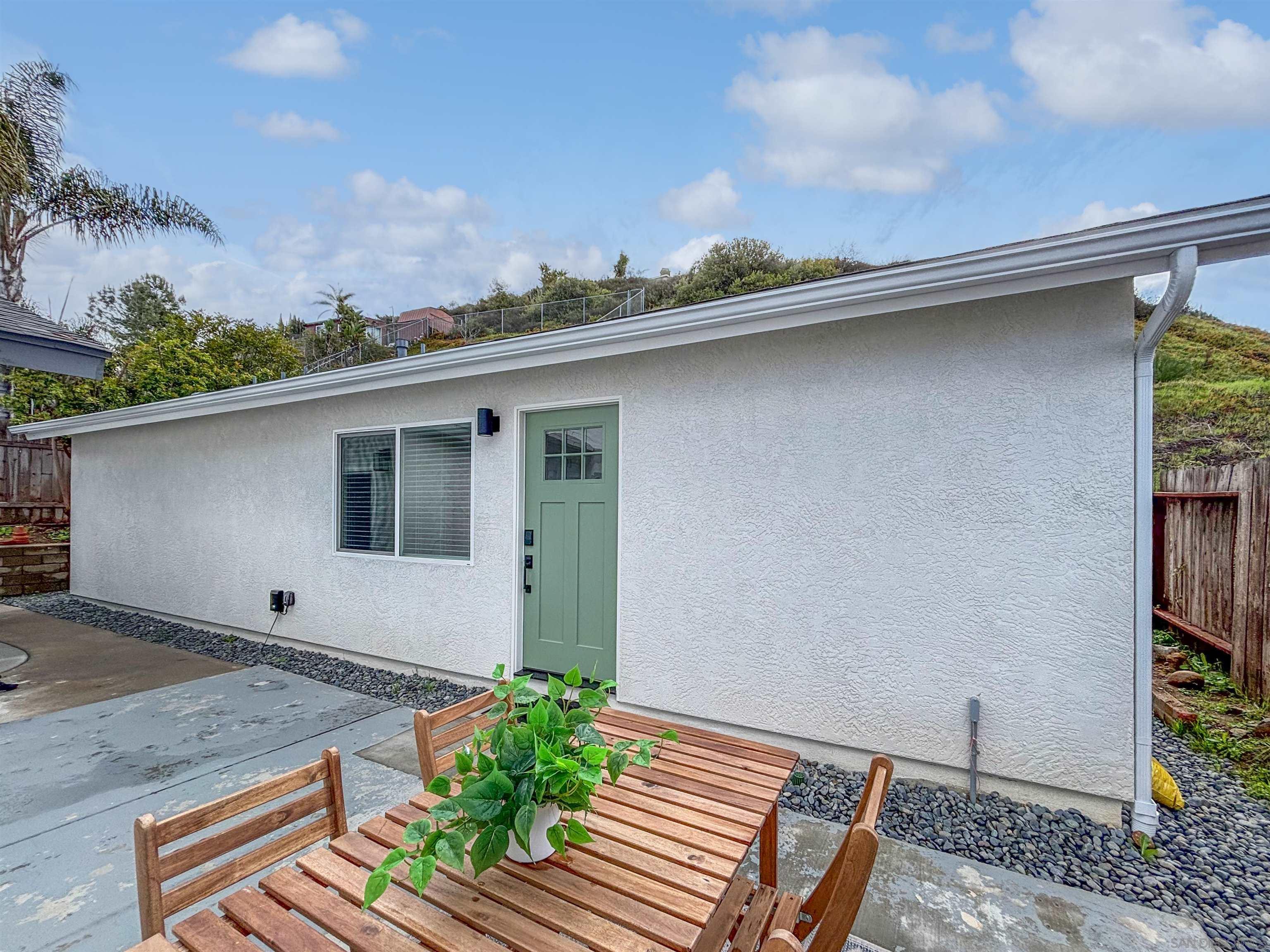 Detail Gallery Image 21 of 30 For 6865  Weller Street, San Diego,  CA 92122 - 5 Beds | 3 Baths