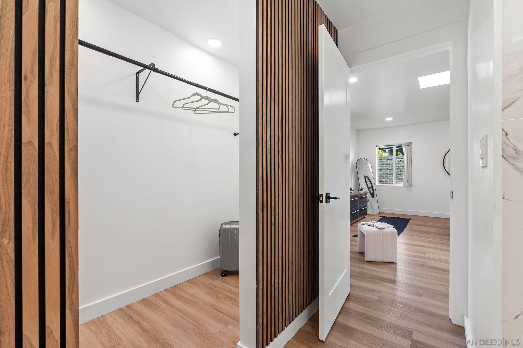 Detail Gallery Image 21 of 33 For 1110  Sea Village Dr, Cardiff By The Sea,  CA 92007 - 5 Beds | 3 Baths