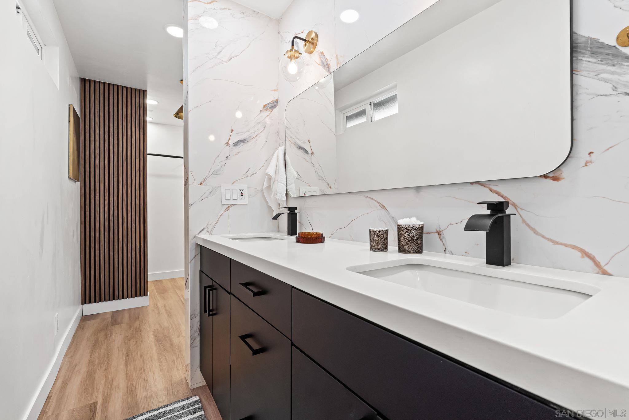 Detail Gallery Image 23 of 33 For 1110  Sea Village Dr, Cardiff By The Sea,  CA 92007 - 5 Beds | 3 Baths