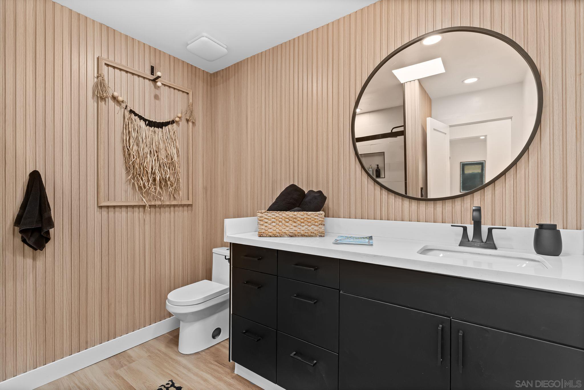 Detail Gallery Image 25 of 33 For 1110  Sea Village Dr, Cardiff By The Sea,  CA 92007 - 5 Beds | 3 Baths