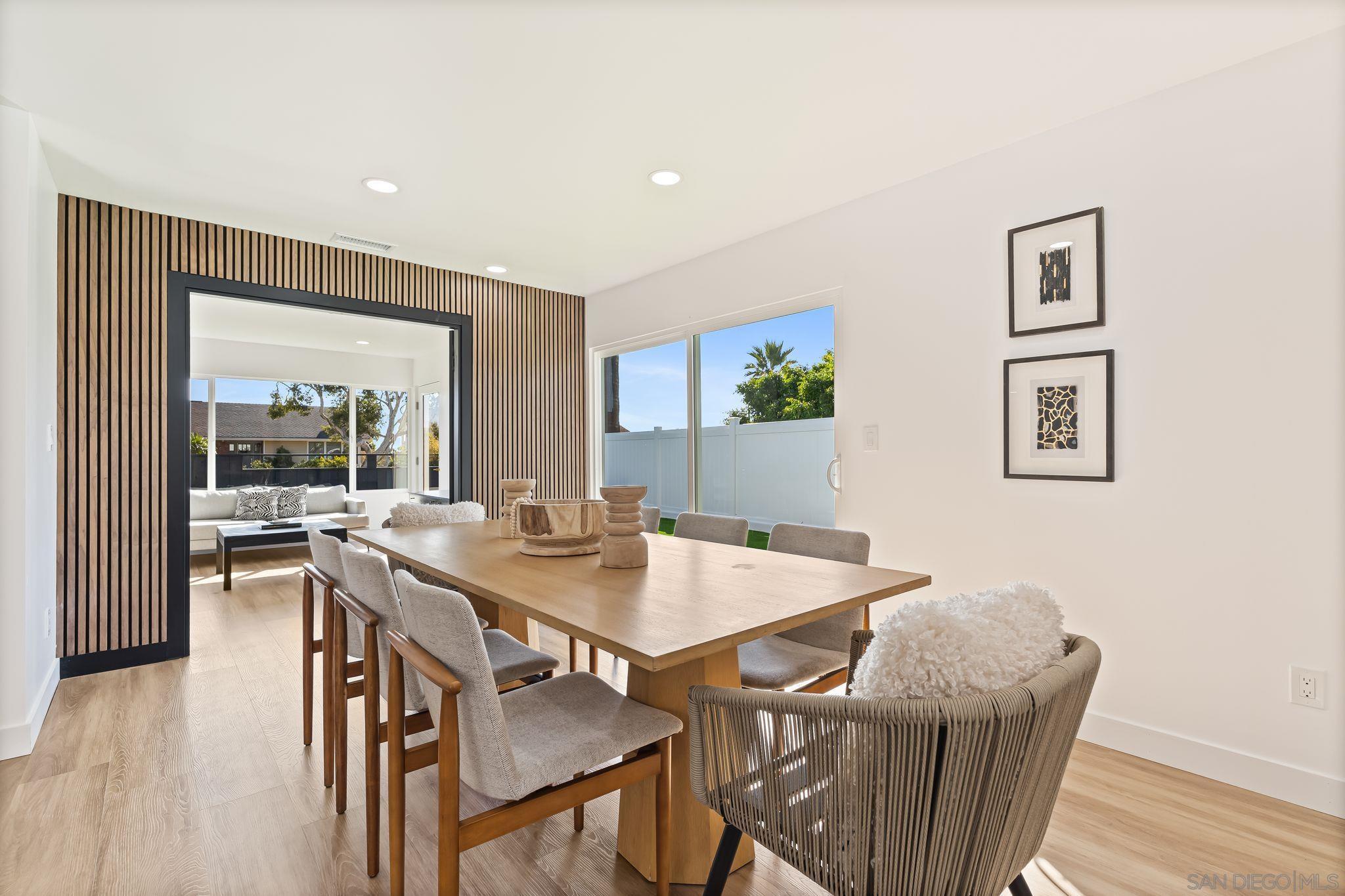 Detail Gallery Image 5 of 33 For 1110  Sea Village Dr, Cardiff By The Sea,  CA 92007 - 5 Beds | 3 Baths