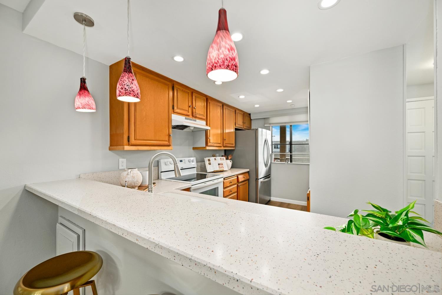 Detail Gallery Image 11 of 36 For 3130  Avenida De Portugal  #302,  San Diego,  CA 92106 - 2 Beds | 2 Baths