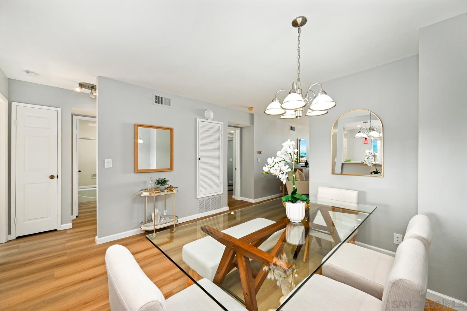 Detail Gallery Image 3 of 36 For 3130  Avenida De Portugal  #302,  San Diego,  CA 92106 - 2 Beds | 2 Baths