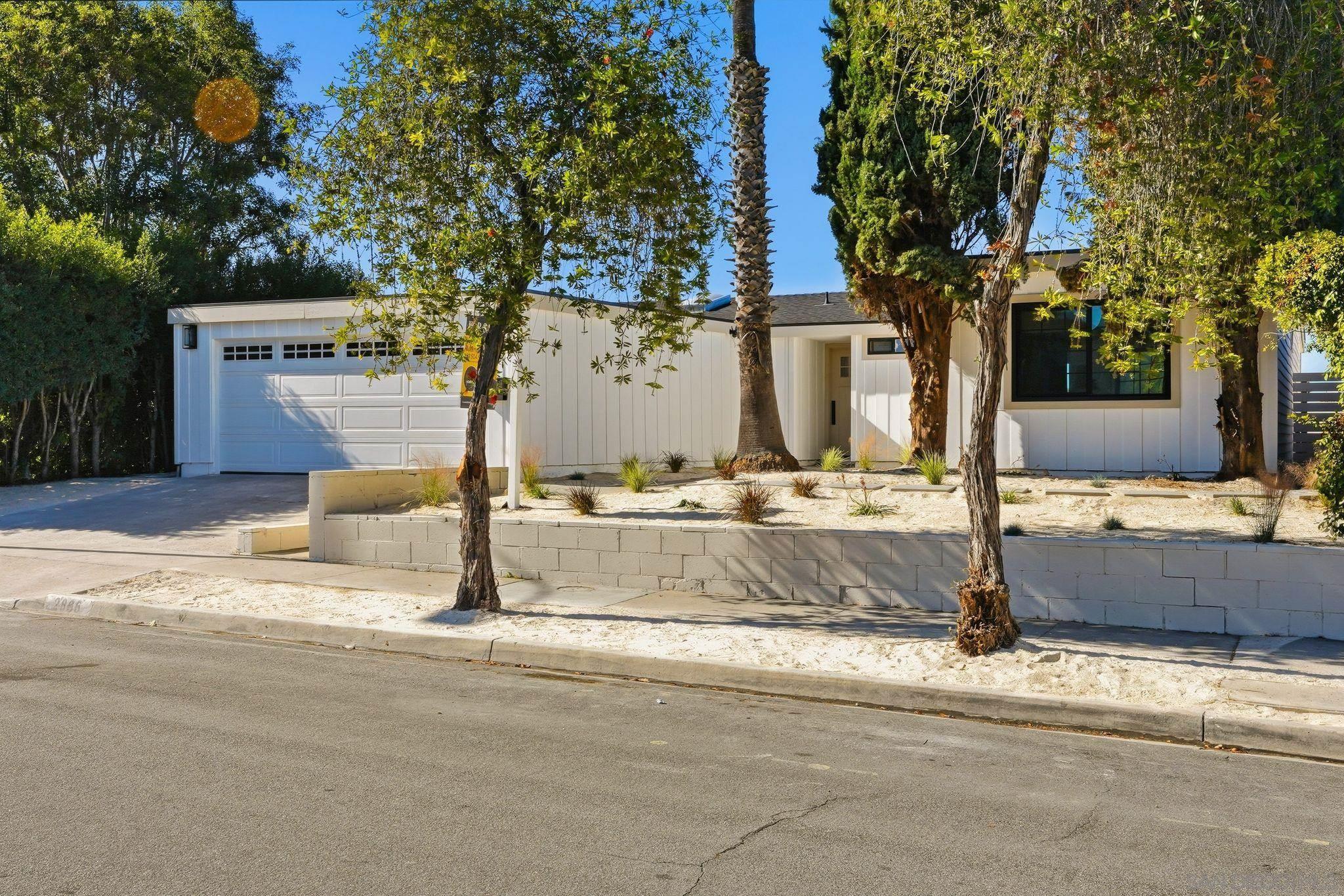 Detail Gallery Image 2 of 40 For 2866  Larkin Place, San Diego,  CA 92123 - 3 Beds | 2 Baths