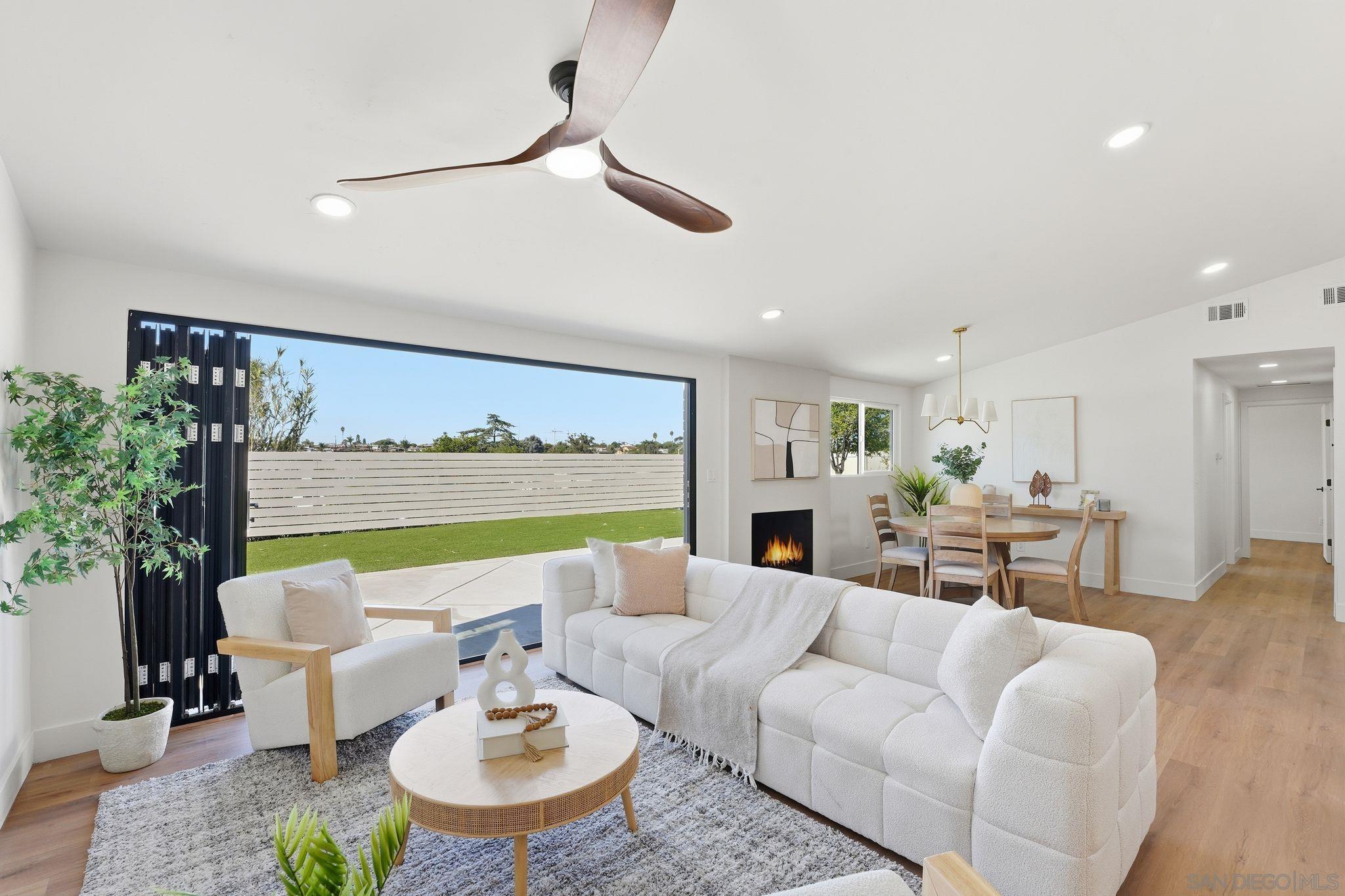 Detail Gallery Image 4 of 40 For 2866  Larkin Place, San Diego,  CA 92123 - 3 Beds | 2 Baths