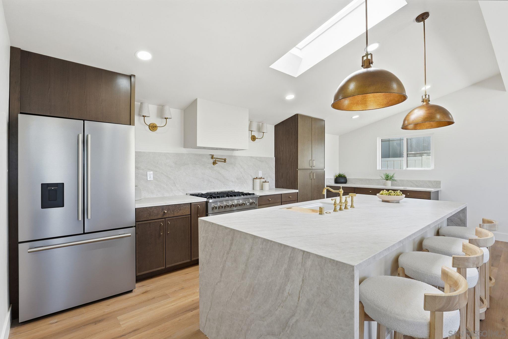 Detail Gallery Image 9 of 40 For 2866  Larkin Place, San Diego,  CA 92123 - 3 Beds | 2 Baths