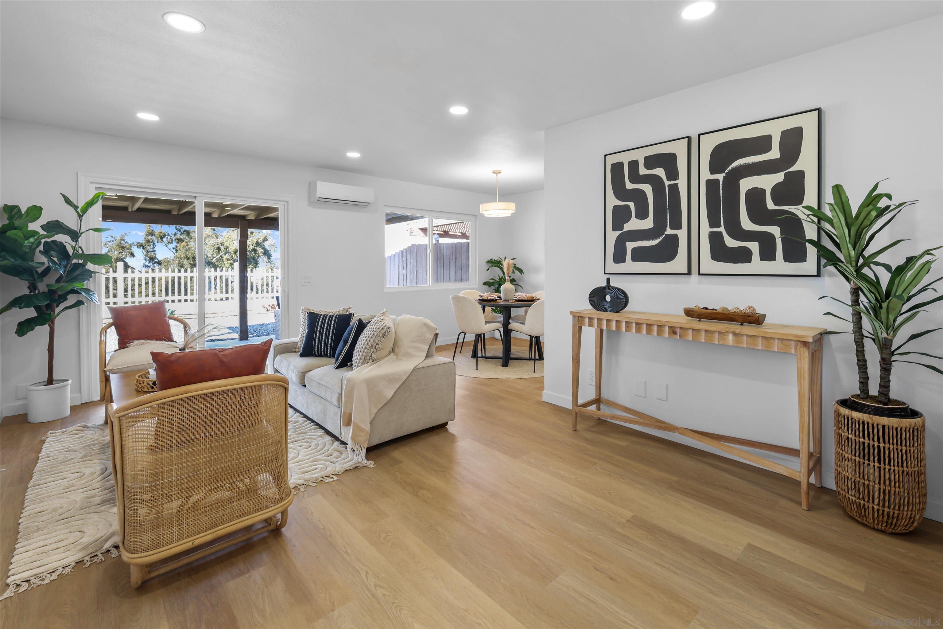 Front Image Thumbnail for SD250043526