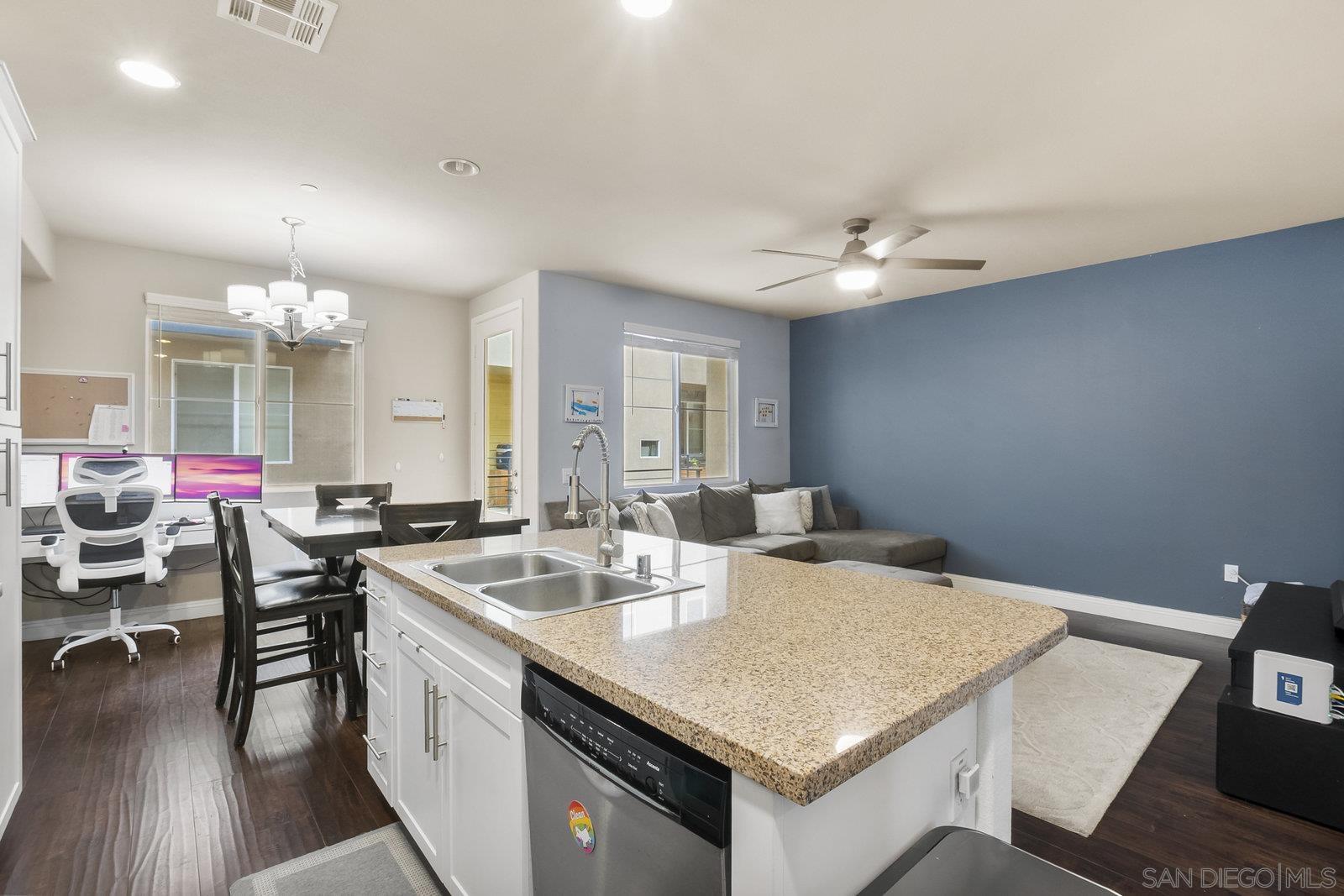 Detail Gallery Image 11 of 36 For 4541  Rainier Ave  #13,  San Diego,  CA 92120 - 4 Beds | 3 Baths