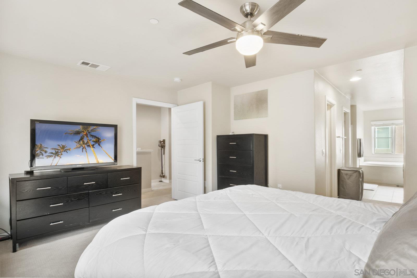 Detail Gallery Image 17 of 36 For 4541  Rainier Ave  #13,  San Diego,  CA 92120 - 4 Beds | 3 Baths