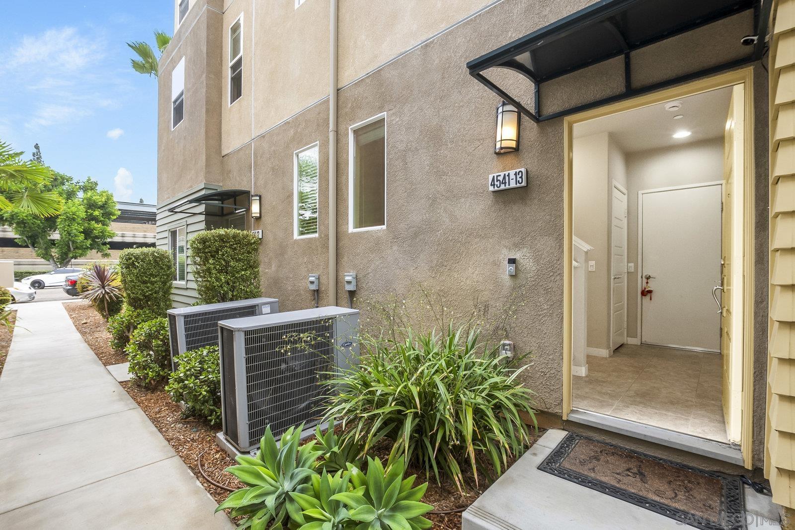 Detail Gallery Image 4 of 36 For 4541  Rainier Ave  #13,  San Diego,  CA 92120 - 4 Beds | 3 Baths