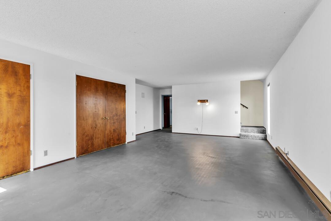 Detail Gallery Image 13 of 43 For 30311  Circle R Lane, Valley Center,  CA 92082 - 5 Beds | 3 Baths