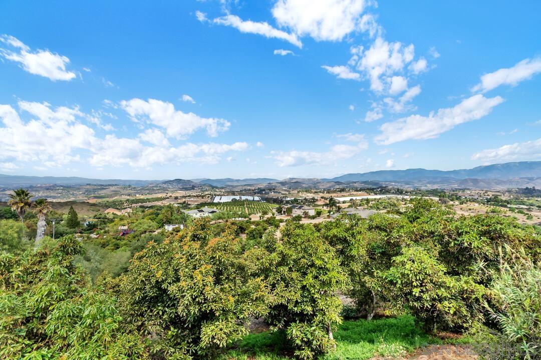 Detail Gallery Image 20 of 43 For 30311  Circle R Lane, Valley Center,  CA 92082 - 5 Beds | 3 Baths