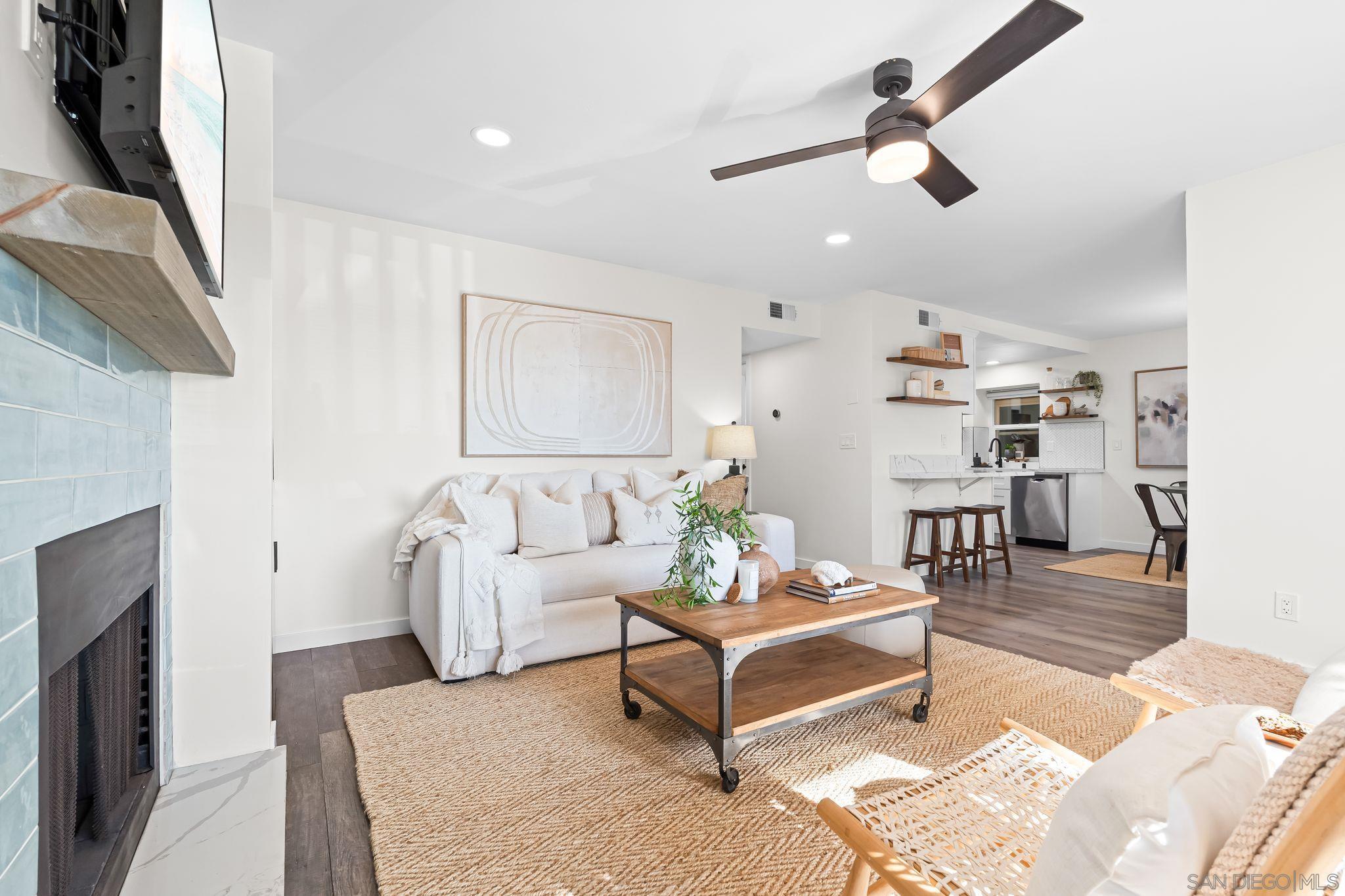 Detail Gallery Image 4 of 37 For 1324  S Pacific  #3,  Oceanside,  CA 92054 - 2 Beds | 2 Baths