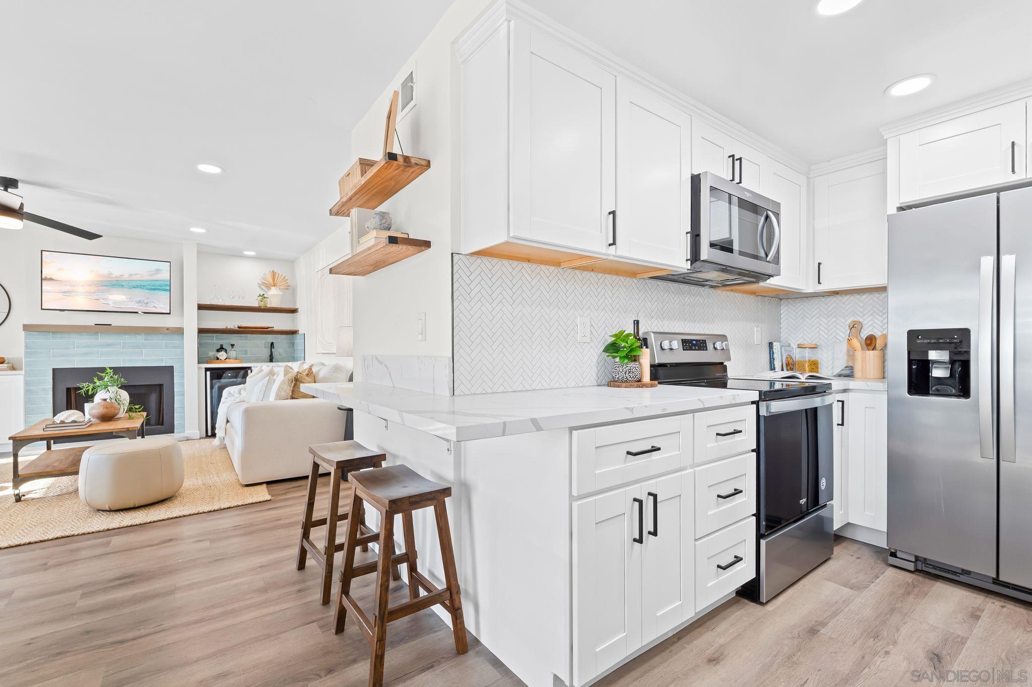 Detail Gallery Image 10 of 37 For 1324  S Pacific  #3,  Oceanside,  CA 92054 - 2 Beds | 2 Baths