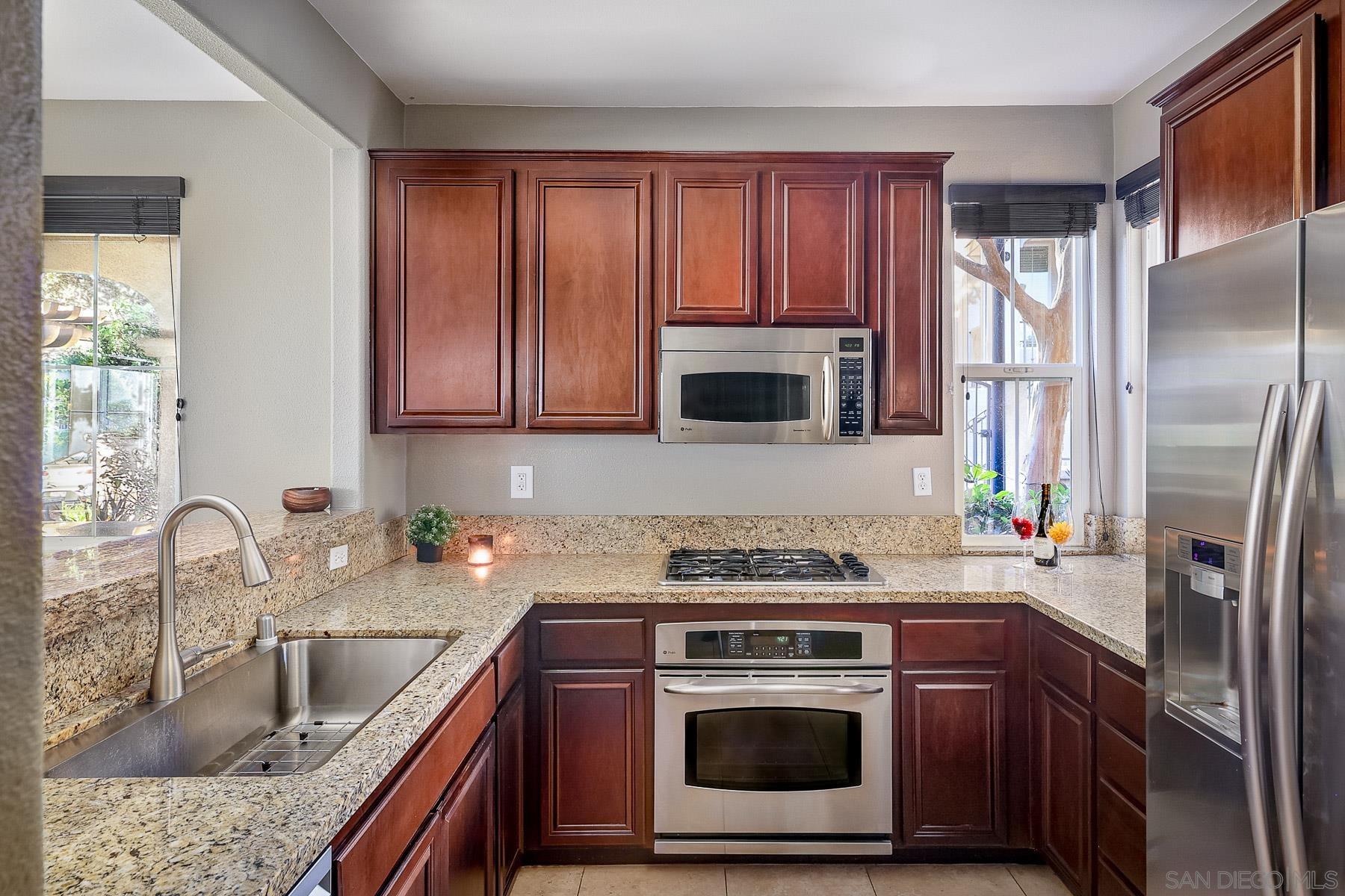 Detail Gallery Image 2 of 37 For 10447  Whitcomb Way  #161,  San Diego,  CA 92127 - 4 Beds | 2/1 Baths