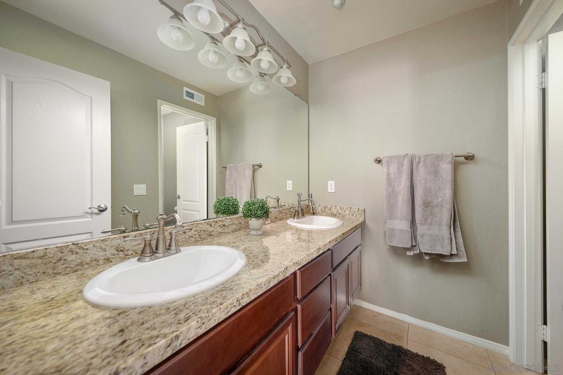 Detail Gallery Image 10 of 37 For 10447  Whitcomb Way  #161,  San Diego,  CA 92127 - 4 Beds | 2/1 Baths