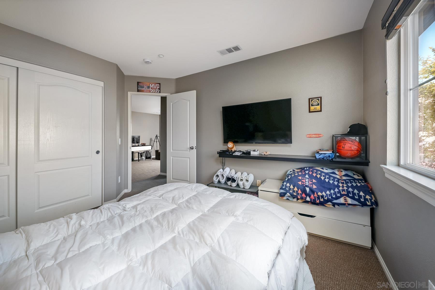 Detail Gallery Image 12 of 37 For 10447  Whitcomb Way  #161,  San Diego,  CA 92127 - 4 Beds | 2/1 Baths
