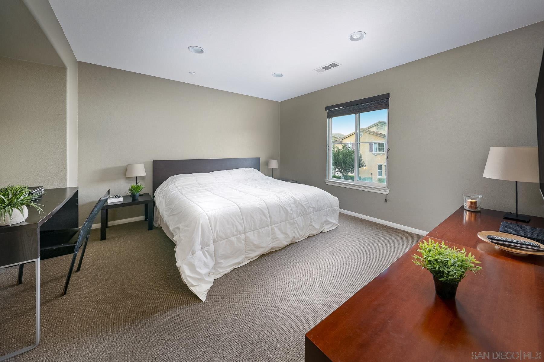 Detail Gallery Image 15 of 37 For 10447  Whitcomb Way  #161,  San Diego,  CA 92127 - 4 Beds | 2/1 Baths