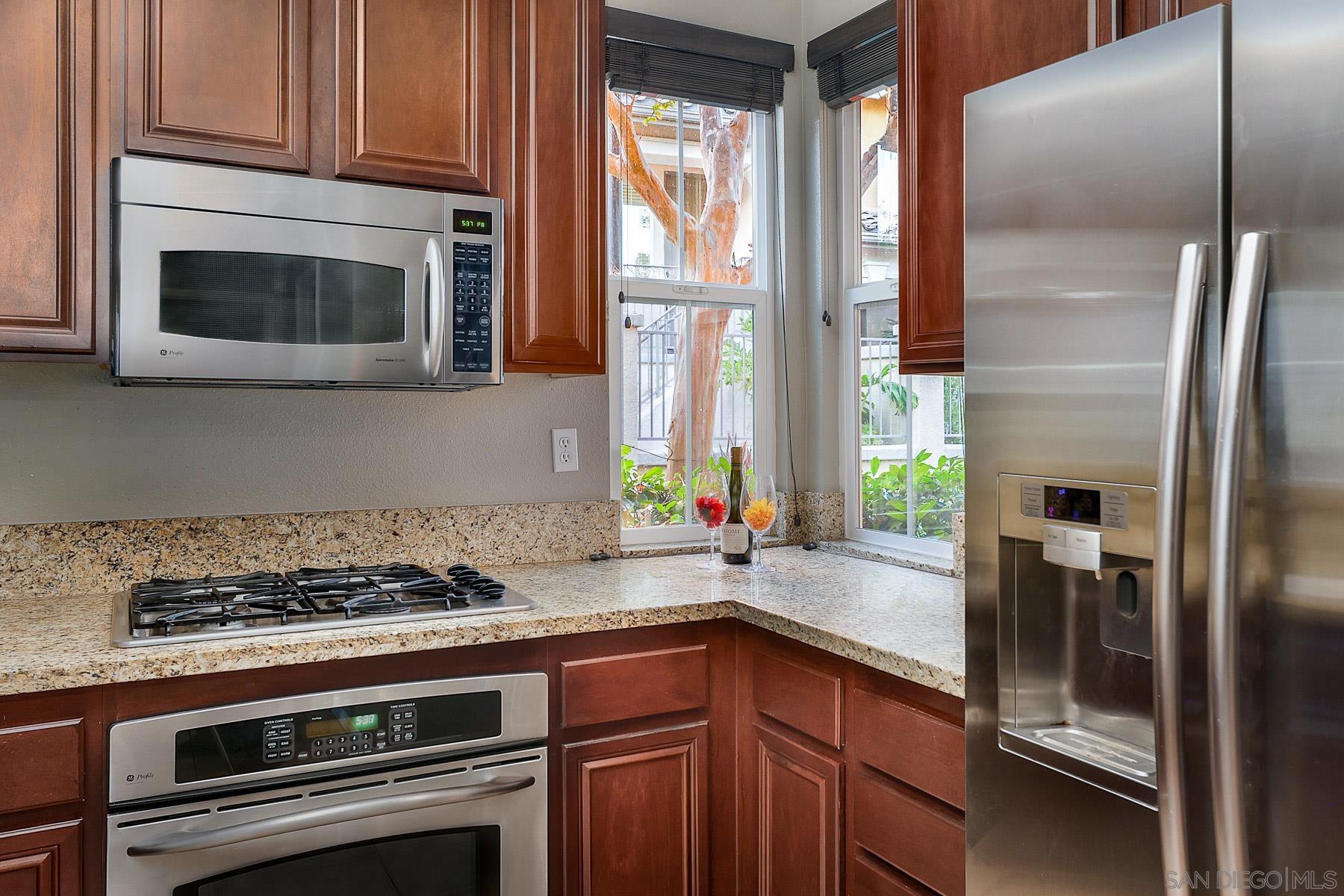 Detail Gallery Image 6 of 37 For 10447  Whitcomb Way  #161,  San Diego,  CA 92127 - 4 Beds | 2/1 Baths