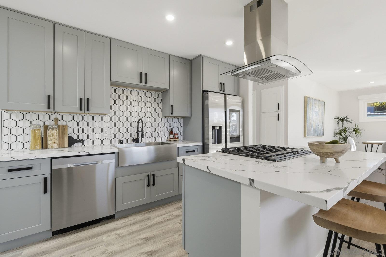 Detail Gallery Image 2 of 41 For 4657  Pocahontas Ave, San Diego,  CA 92117 - 3 Beds | 2 Baths