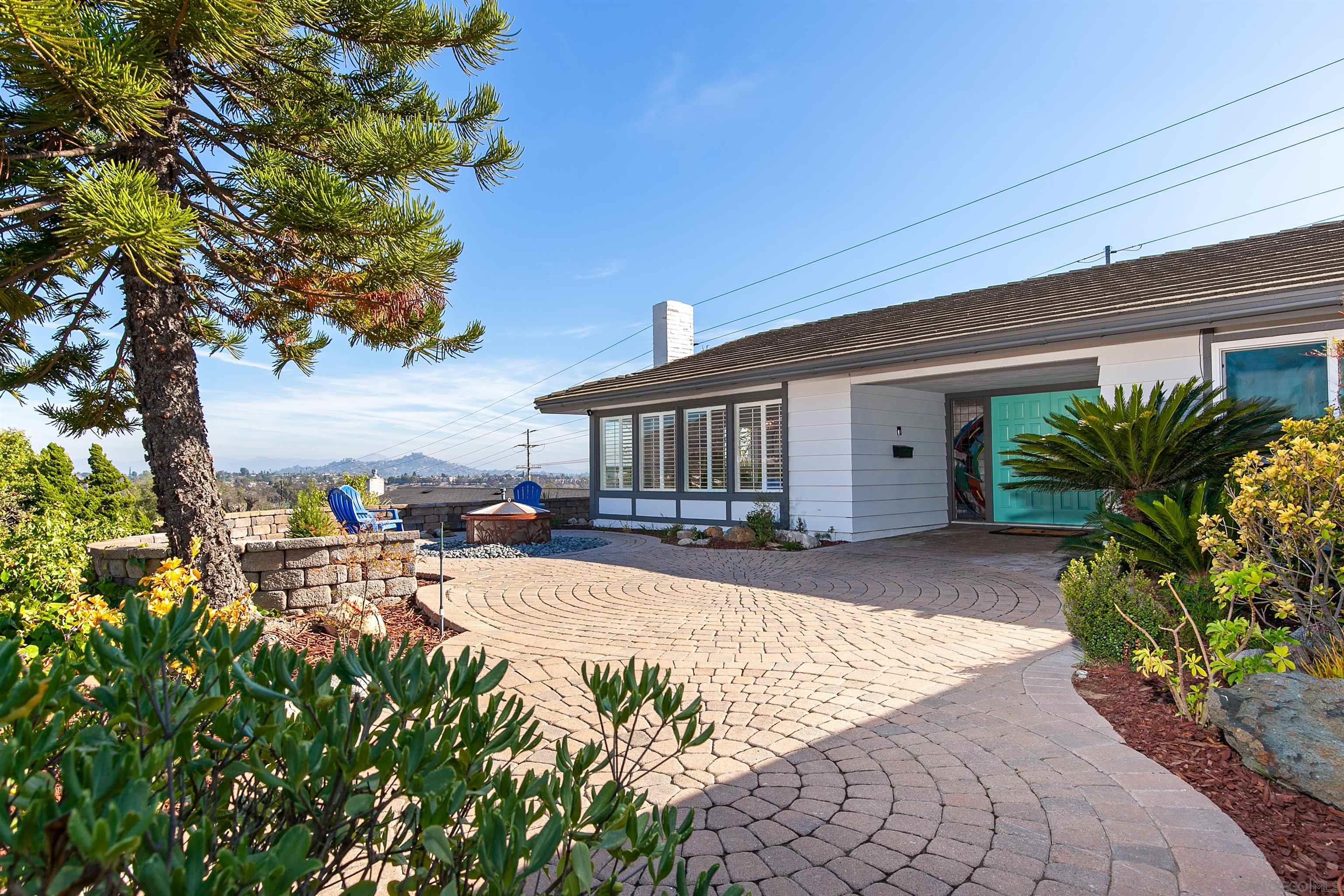 Detail Gallery Image 2 of 46 For 6641  Murray Park Dr, San Diego,  CA 92120 - 5 Beds | 2/1 Baths