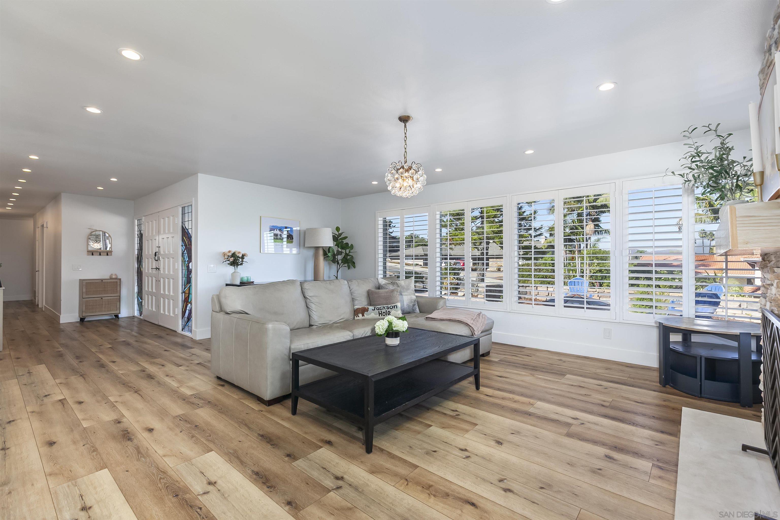 Detail Gallery Image 12 of 51 For 6641  Murray Park Dr, San Diego,  CA 92120 - 5 Beds | 2/1 Baths