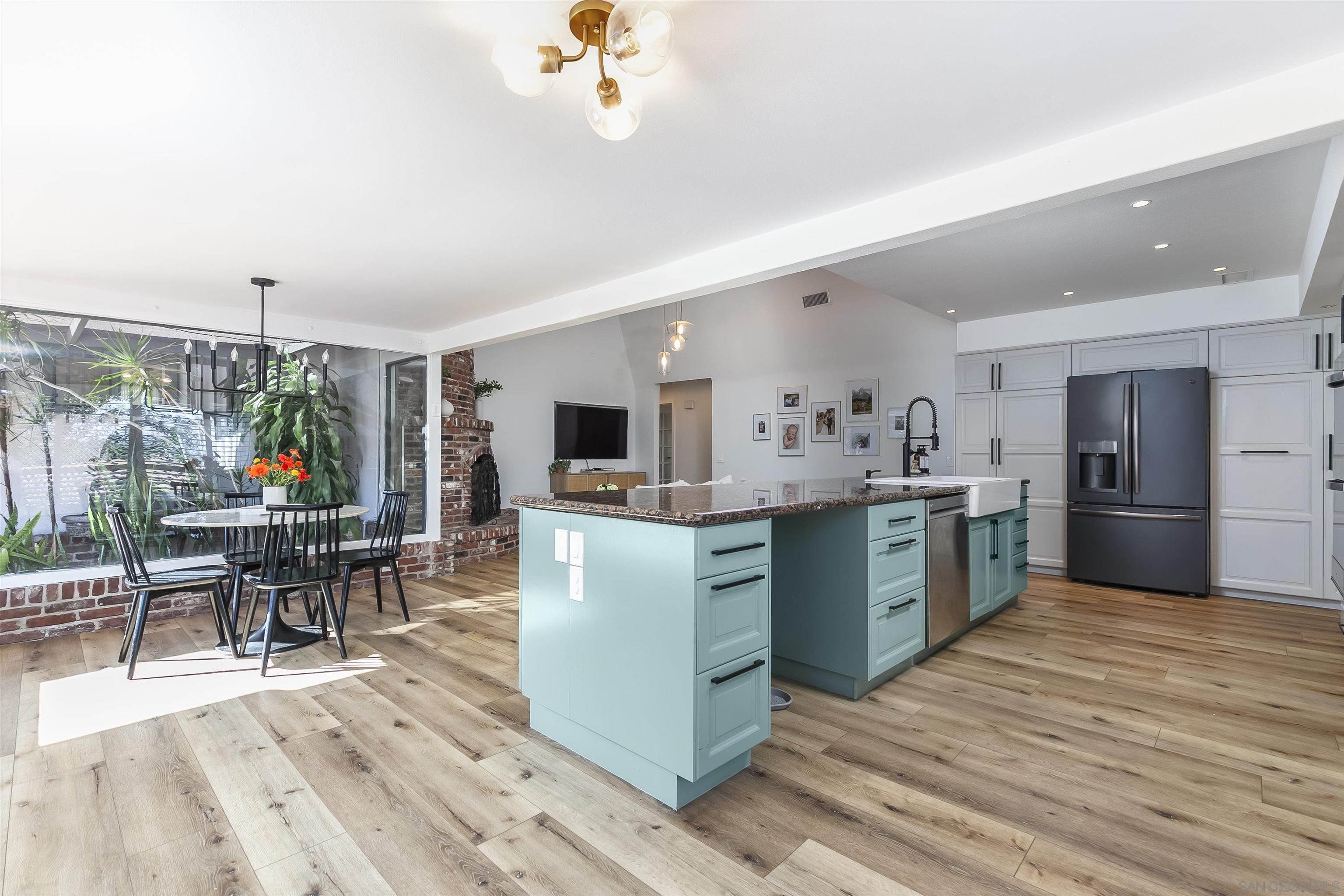 Detail Gallery Image 20 of 51 For 6641  Murray Park Dr, San Diego,  CA 92120 - 5 Beds | 2/1 Baths