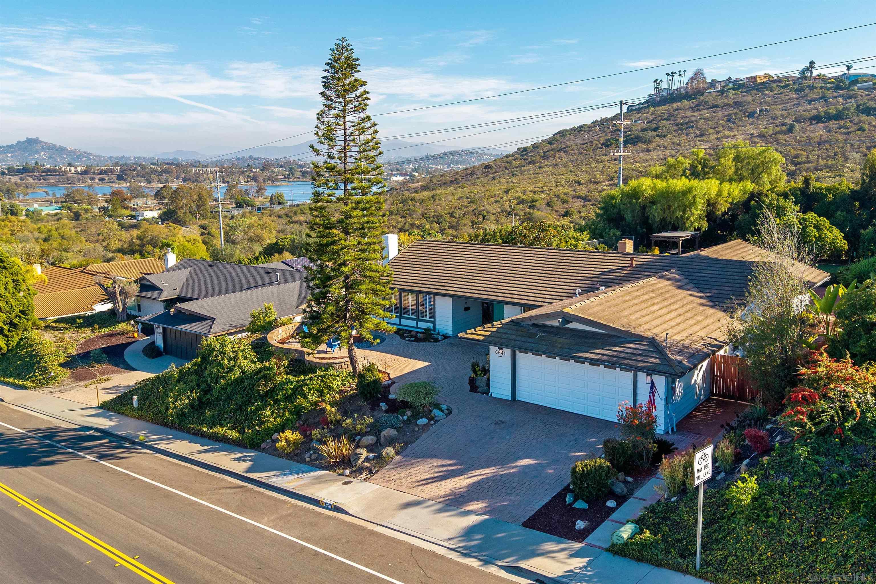 Detail Gallery Image 4 of 46 For 6641  Murray Park Dr, San Diego,  CA 92120 - 5 Beds | 2/1 Baths