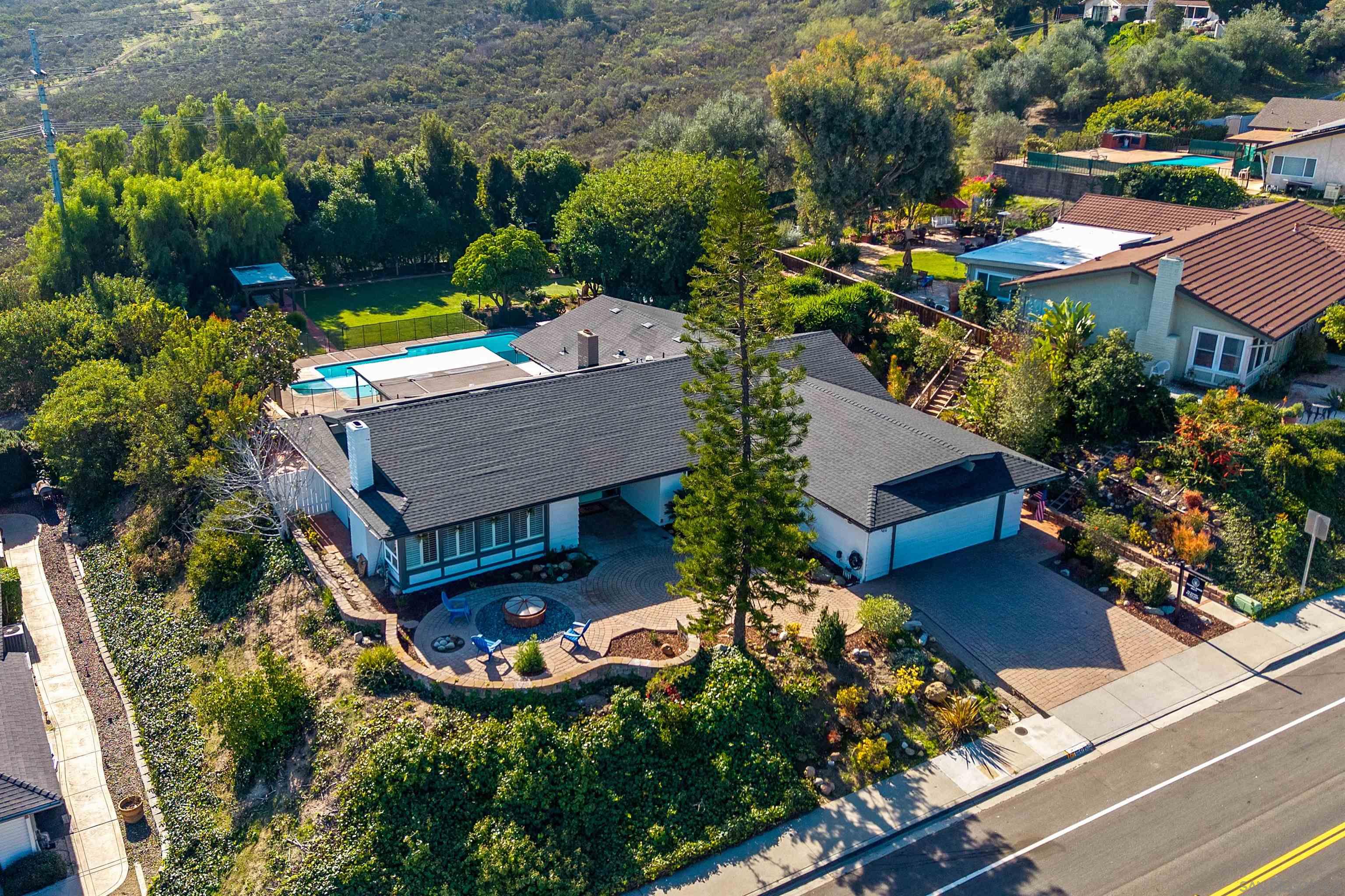 Detail Gallery Image 6 of 51 For 6641  Murray Park Dr, San Diego,  CA 92120 - 5 Beds | 2/1 Baths