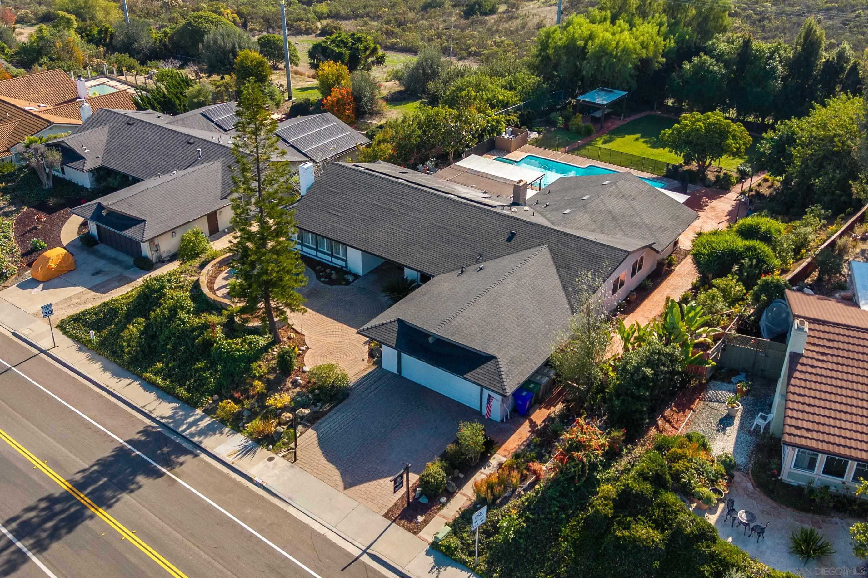 Detail Gallery Image 8 of 51 For 6641  Murray Park Dr, San Diego,  CA 92120 - 5 Beds | 2/1 Baths