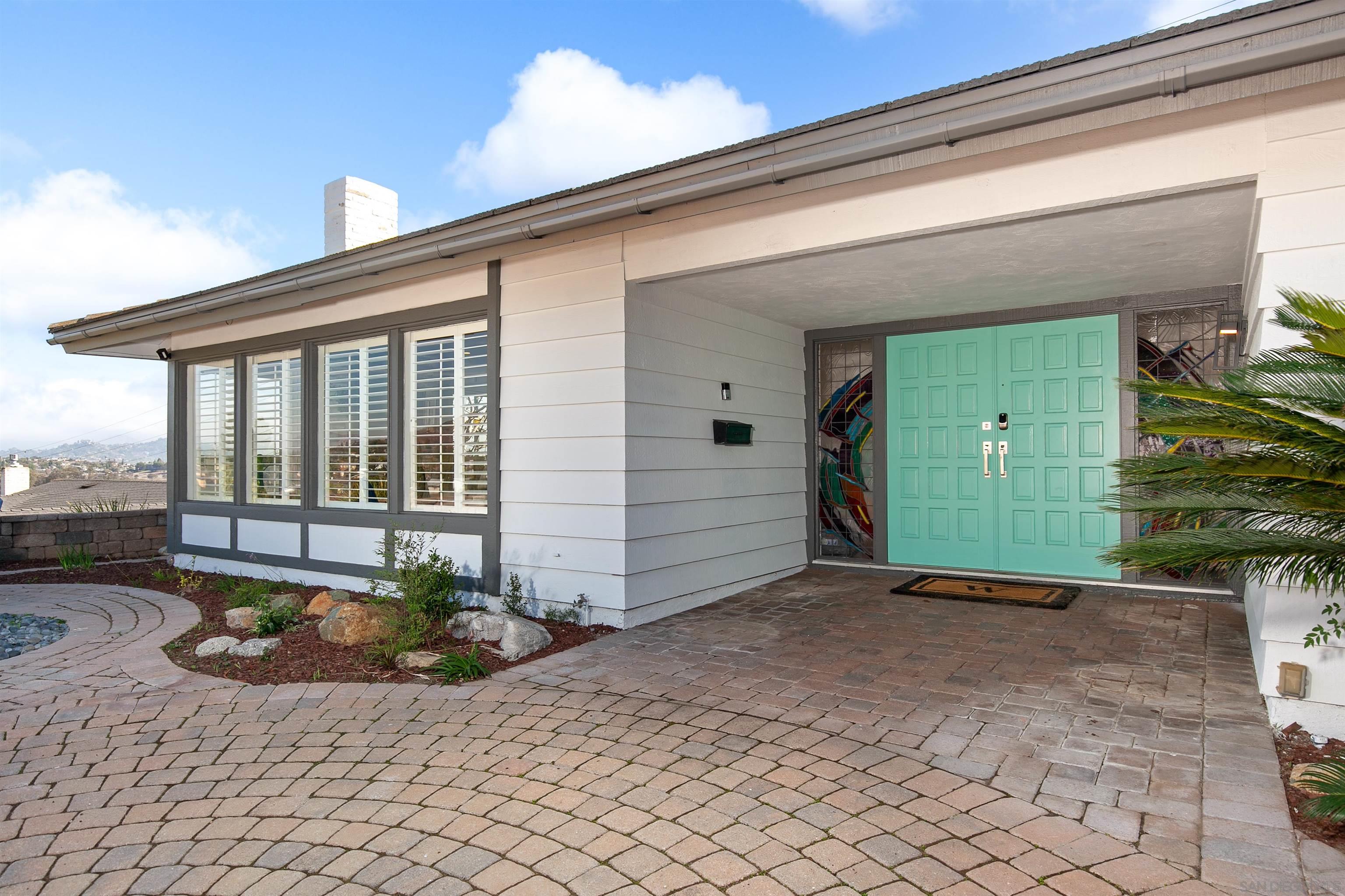 Detail Gallery Image 9 of 51 For 6641  Murray Park Dr, San Diego,  CA 92120 - 5 Beds | 2/1 Baths