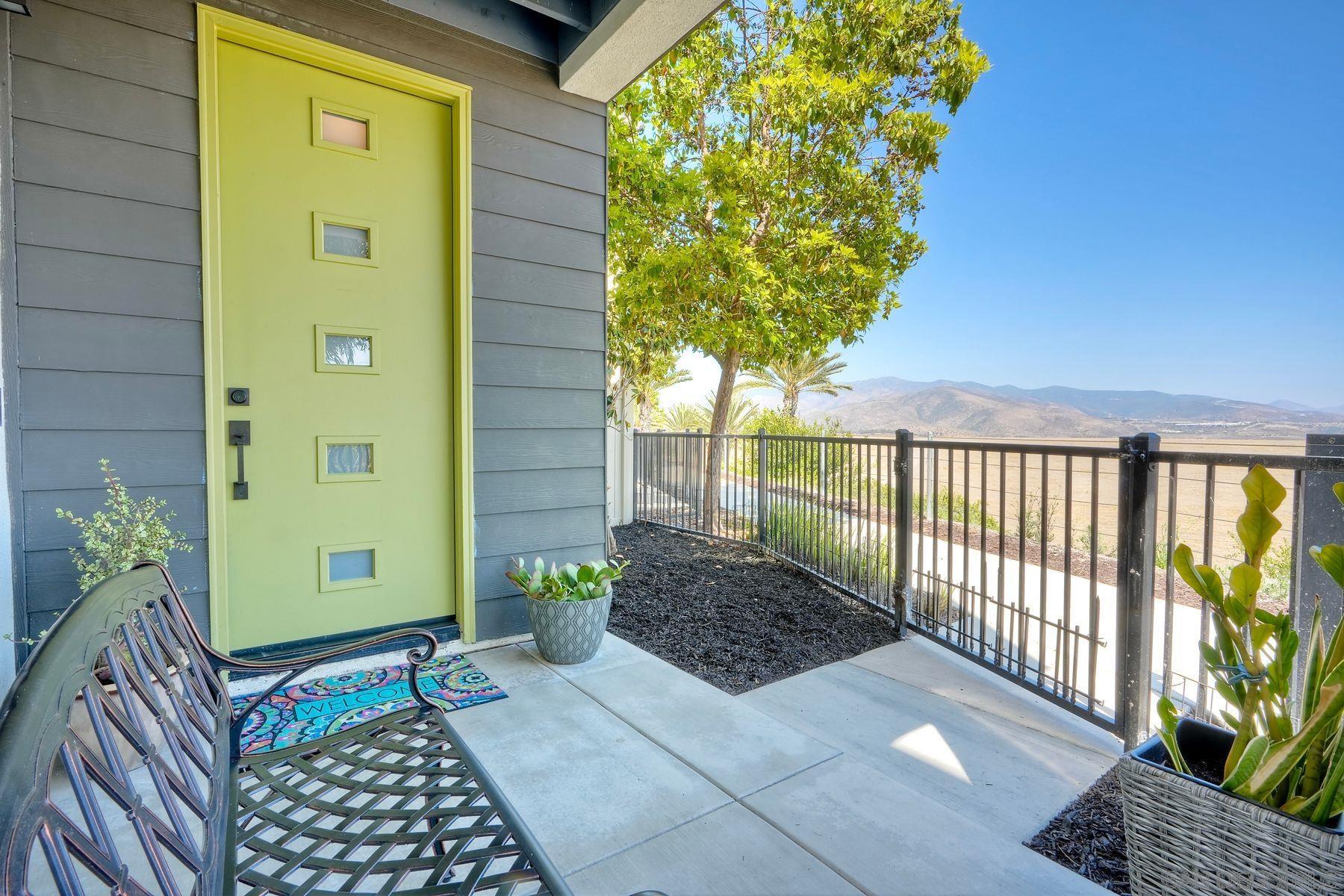 Detail Gallery Image 8 of 62 For 2056  Callisto Terrace, Chula Vista,  CA 91915 - 4 Beds | 3/1 Baths