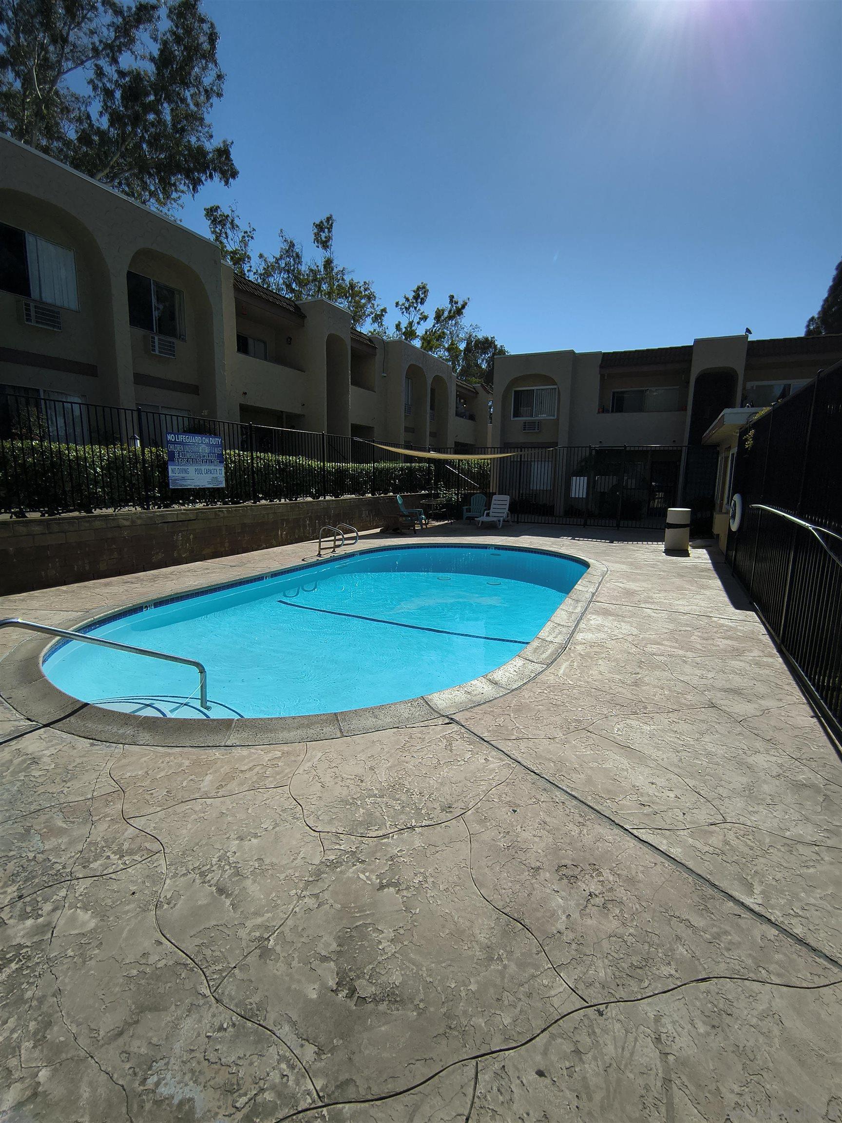 Detail Gallery Image 2 of 23 For 3557  Kenora Dr  #22,  Spring Valley,  CA 91977 - 2 Beds | 2 Baths