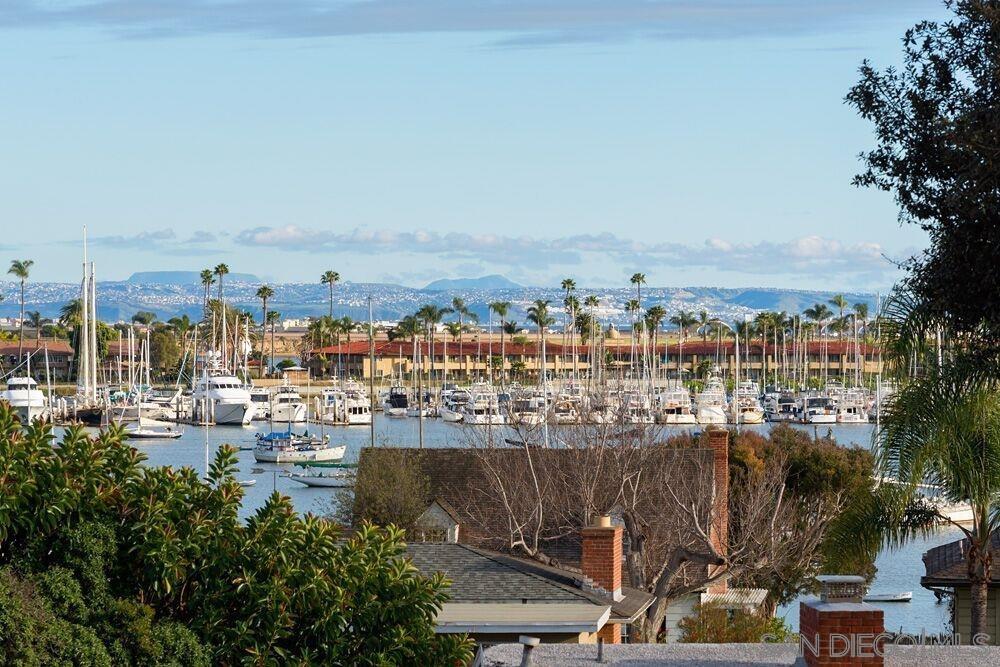 Detail Gallery Image 12 of 65 For 952  Rosecrans, San Diego,  CA 92106 - 5 Beds | 4 Baths