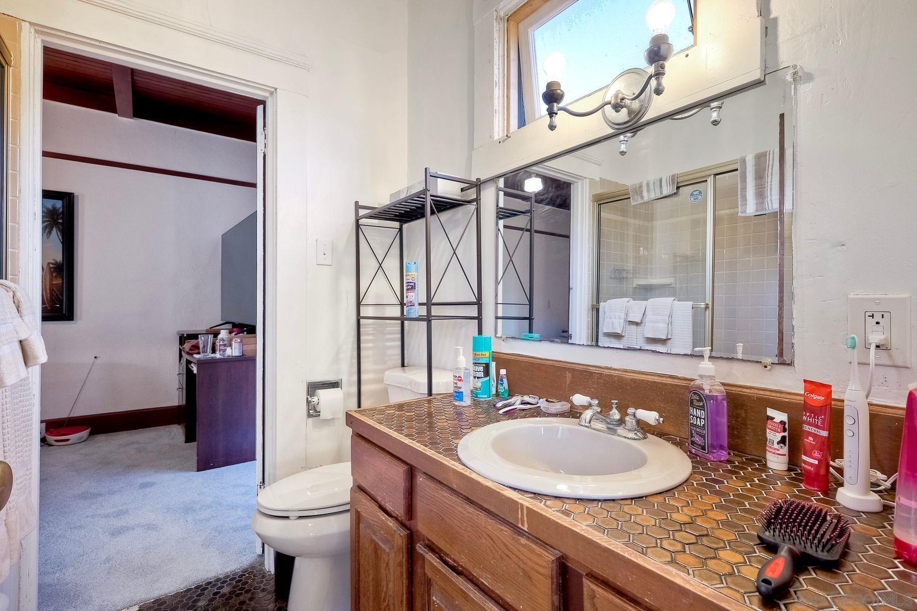 Detail Gallery Image 16 of 65 For 952  Rosecrans, San Diego,  CA 92106 - 5 Beds | 4 Baths