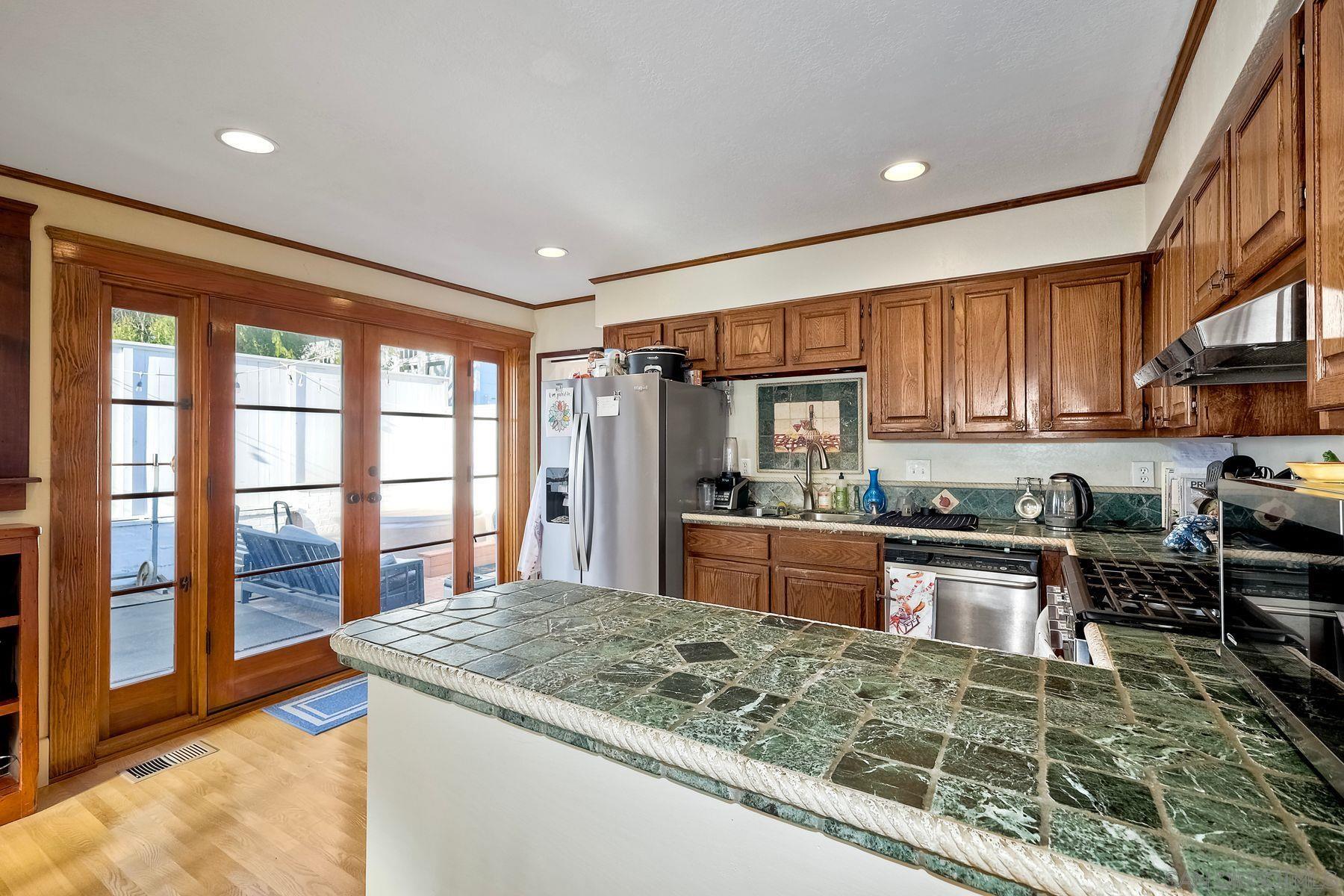 Detail Gallery Image 18 of 65 For 952  Rosecrans, San Diego,  CA 92106 - 5 Beds | 4 Baths