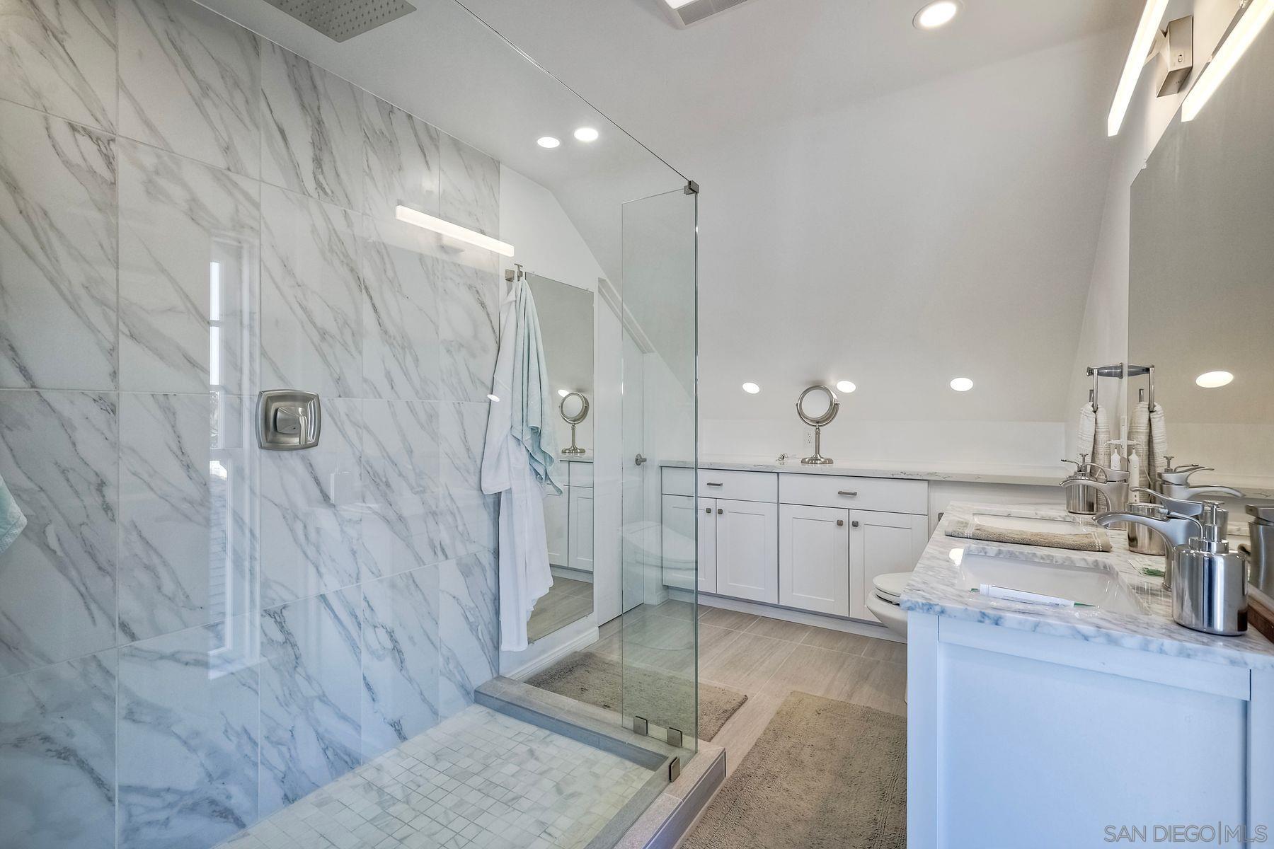 Detail Gallery Image 37 of 65 For 952  Rosecrans, San Diego,  CA 92106 - 5 Beds | 4 Baths