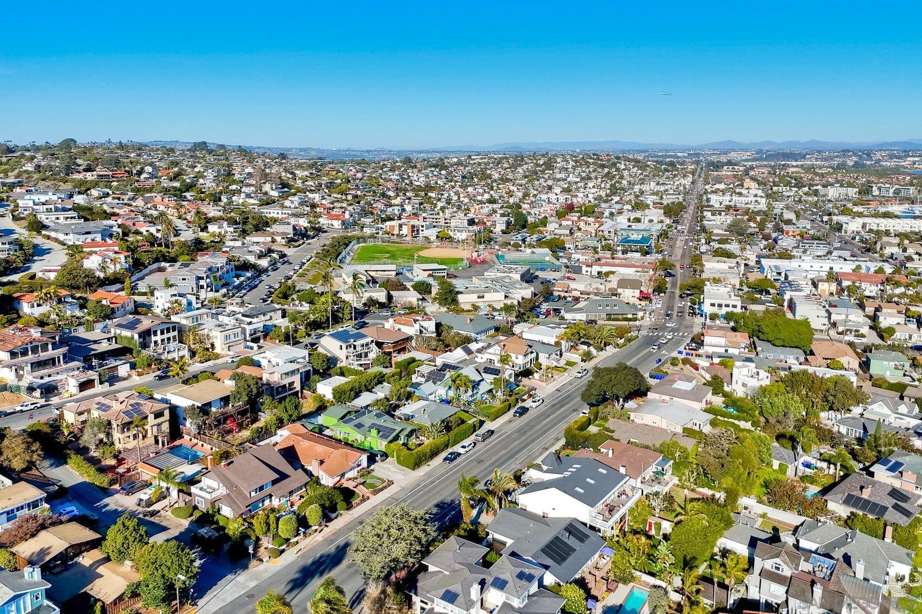 Detail Gallery Image 50 of 65 For 952  Rosecrans, San Diego,  CA 92106 - 5 Beds | 4 Baths