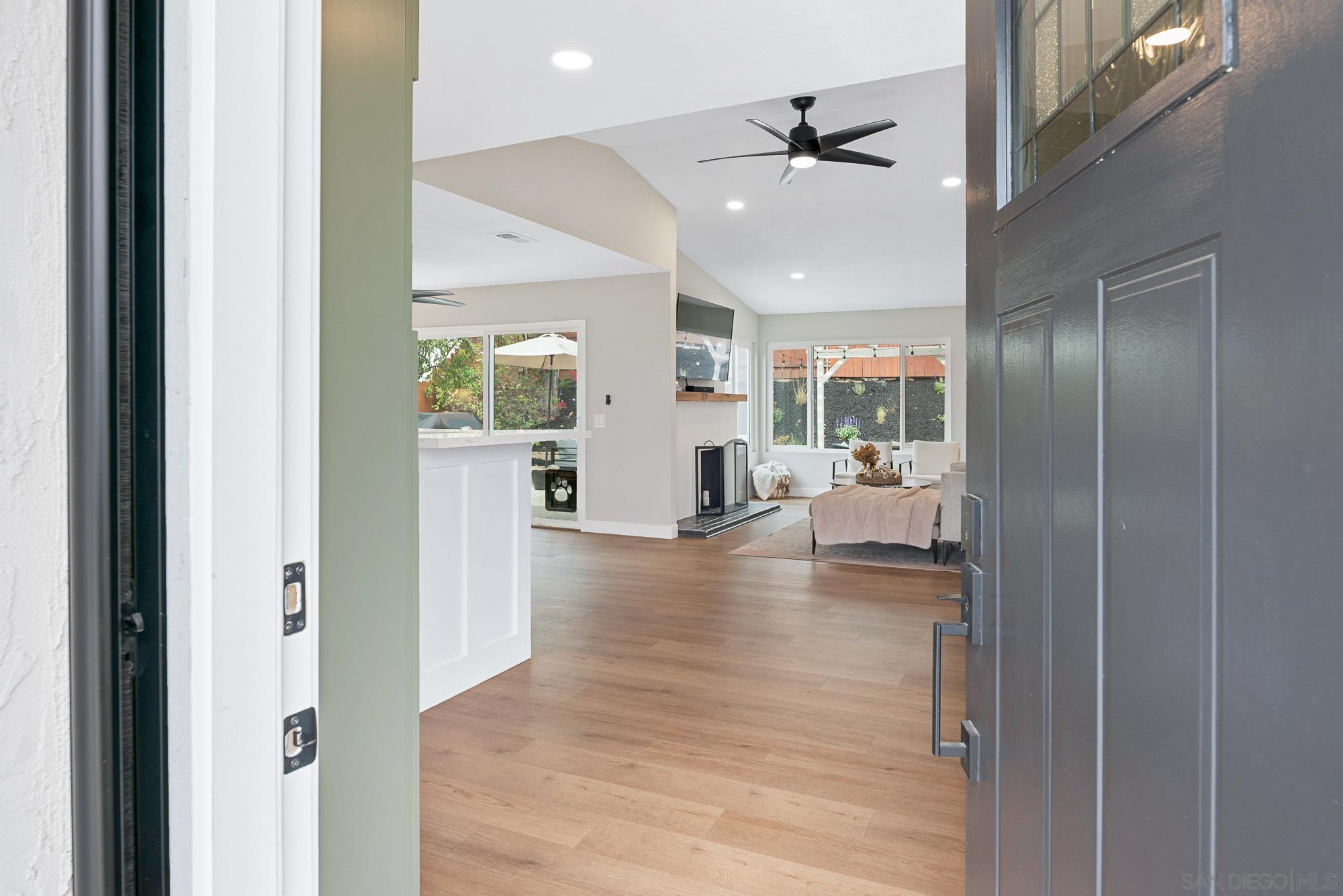 Detail Gallery Image 6 of 46 For 6832  Lazy Clouds, San Diego,  CA 92120 - 3 Beds | 2 Baths