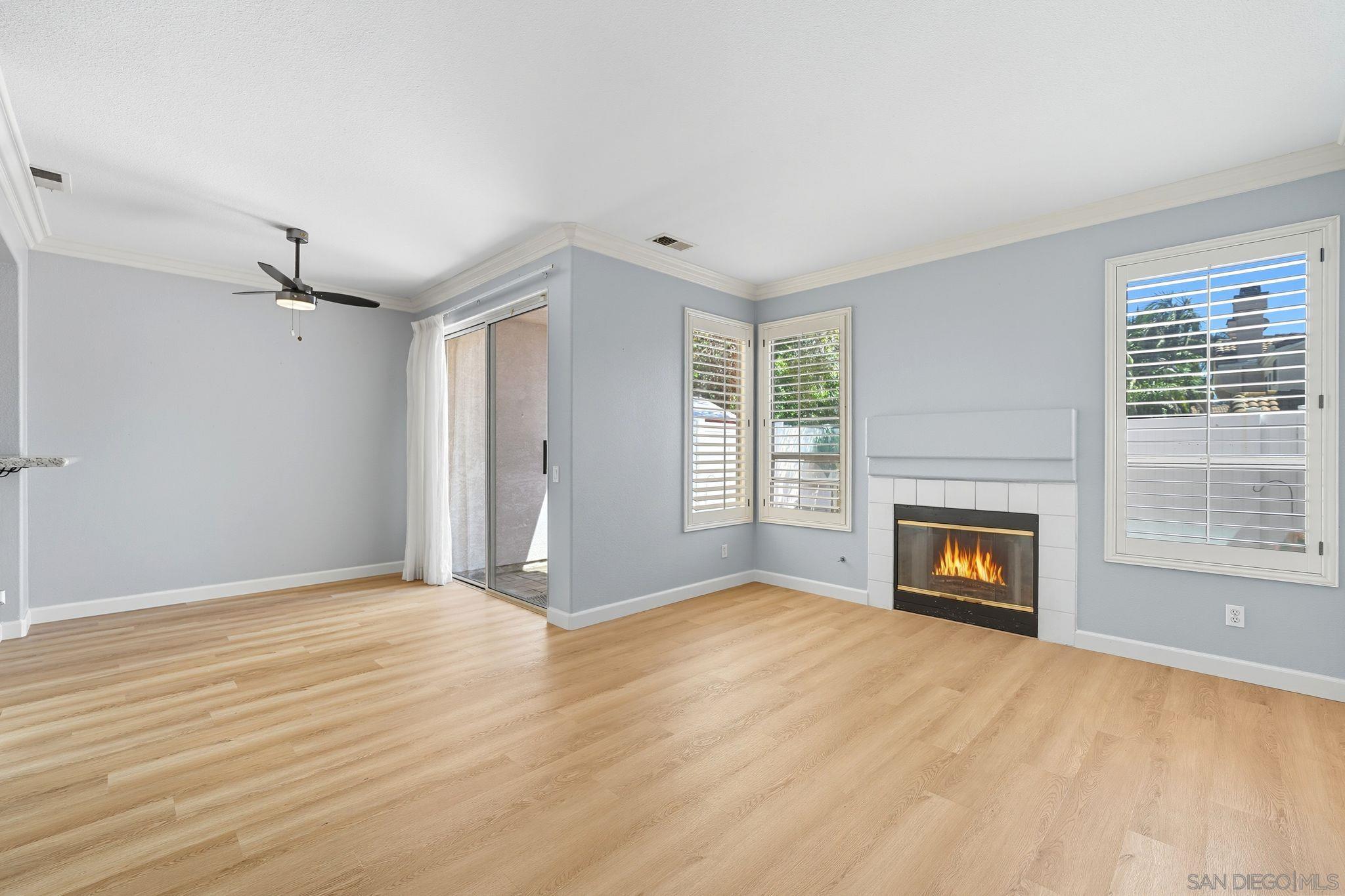 Front Image Thumbnail for SD250043578