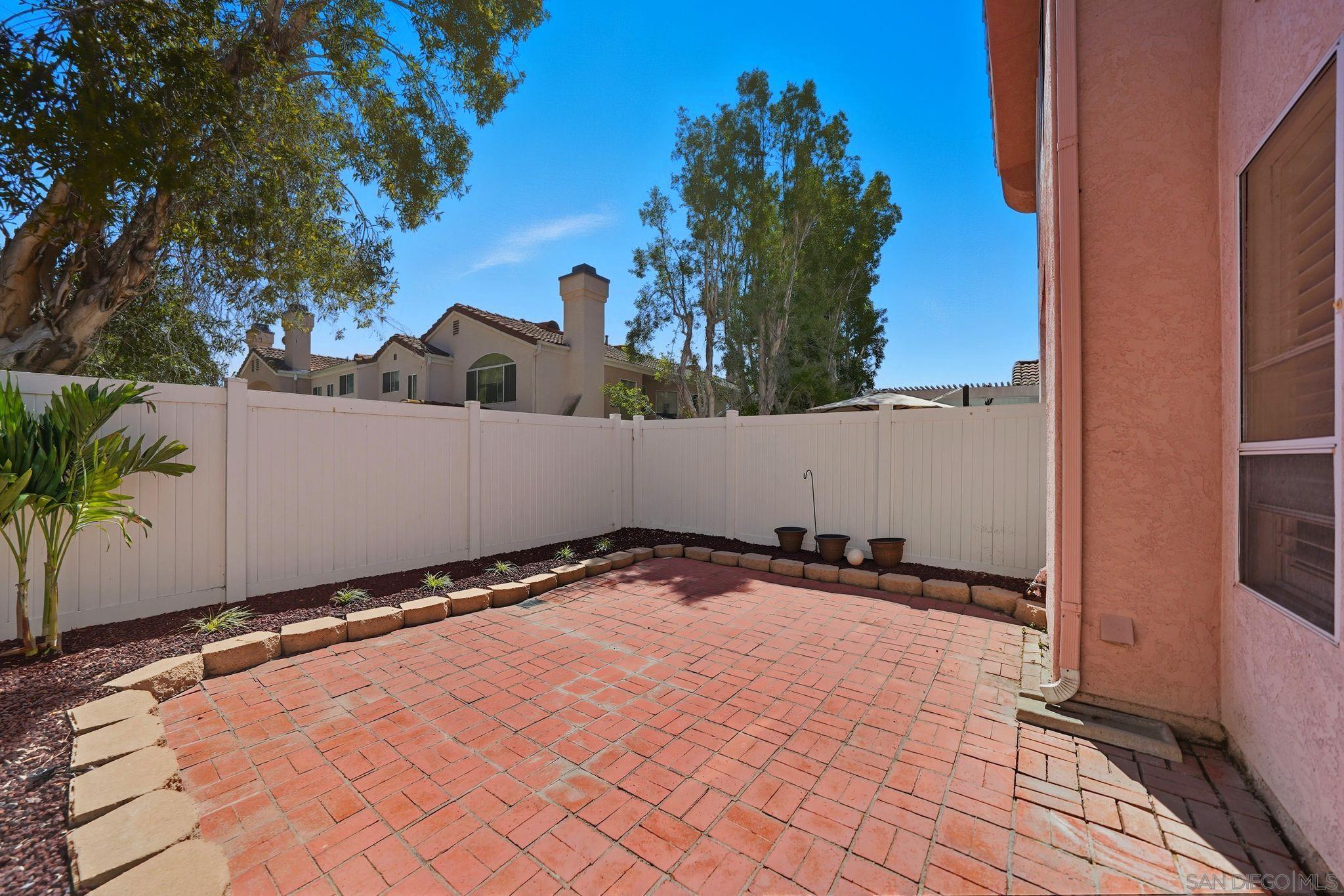 Detail Gallery Image 32 of 46 For 413  Sanibelle Circle  #71,  Chula Vista,  CA 91910 - 2 Beds | 2/1 Baths