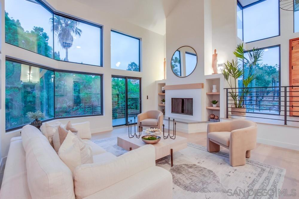 Front Image Thumbnail for SD250043579