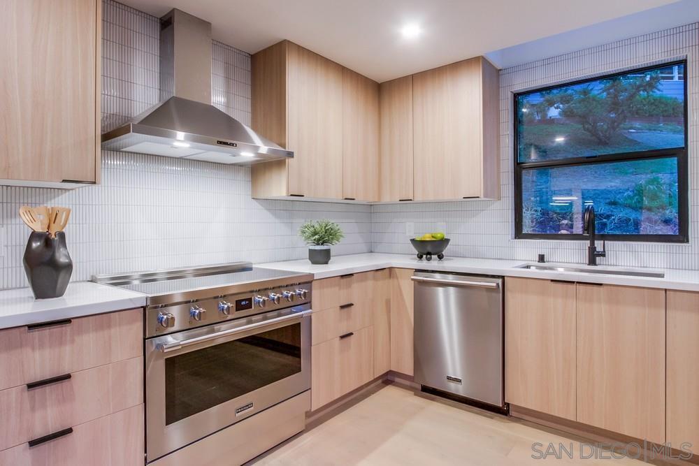 Detail Gallery Image 17 of 61 For 1429  Trabert Ranch Rd, Encinitas,  CA 92024 - 5 Beds | 4 Baths