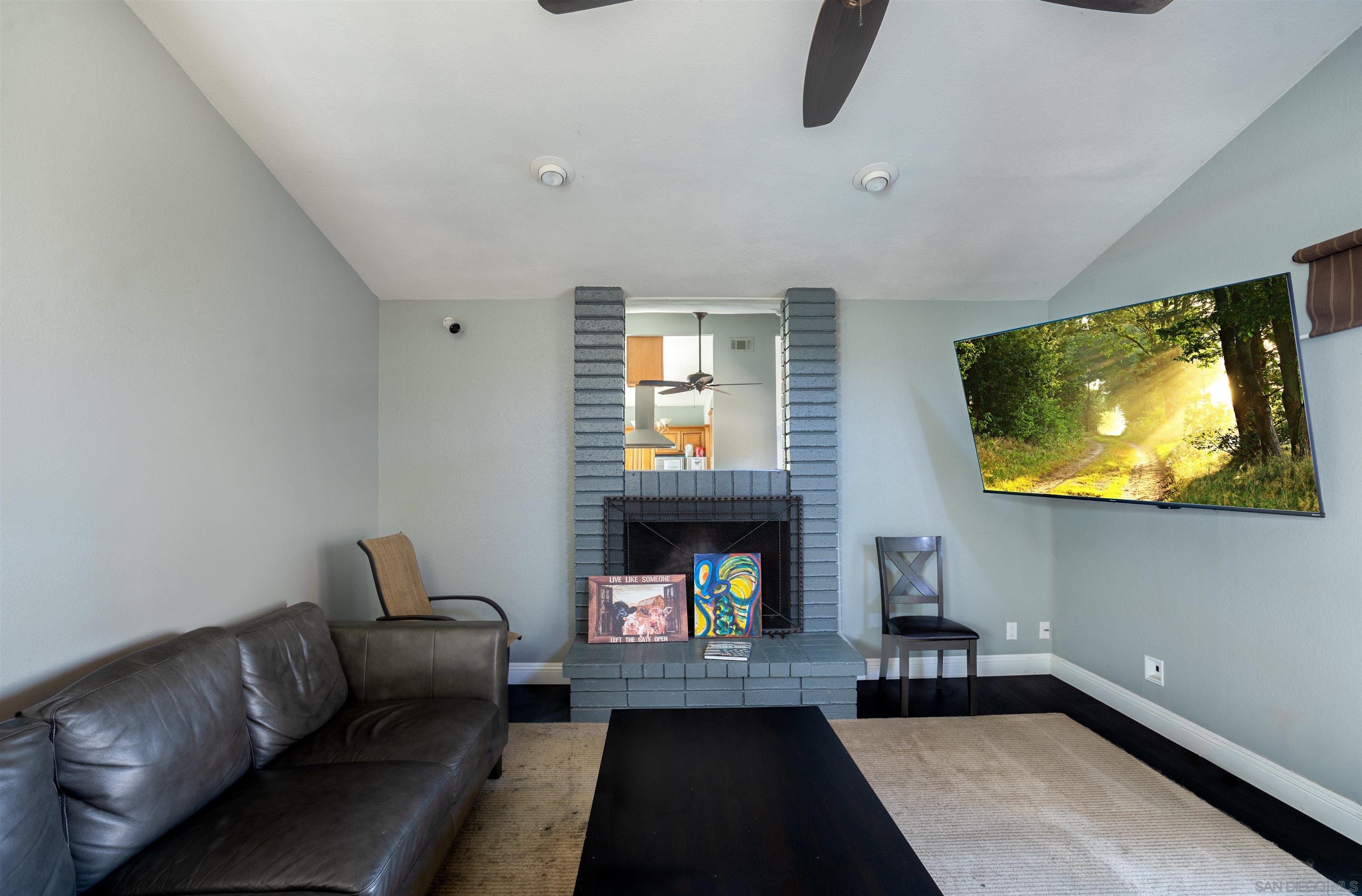 Detail Gallery Image 2 of 35 For 1116  Circle Dr, Escondido,  CA 92025 - 4 Beds | 3 Baths