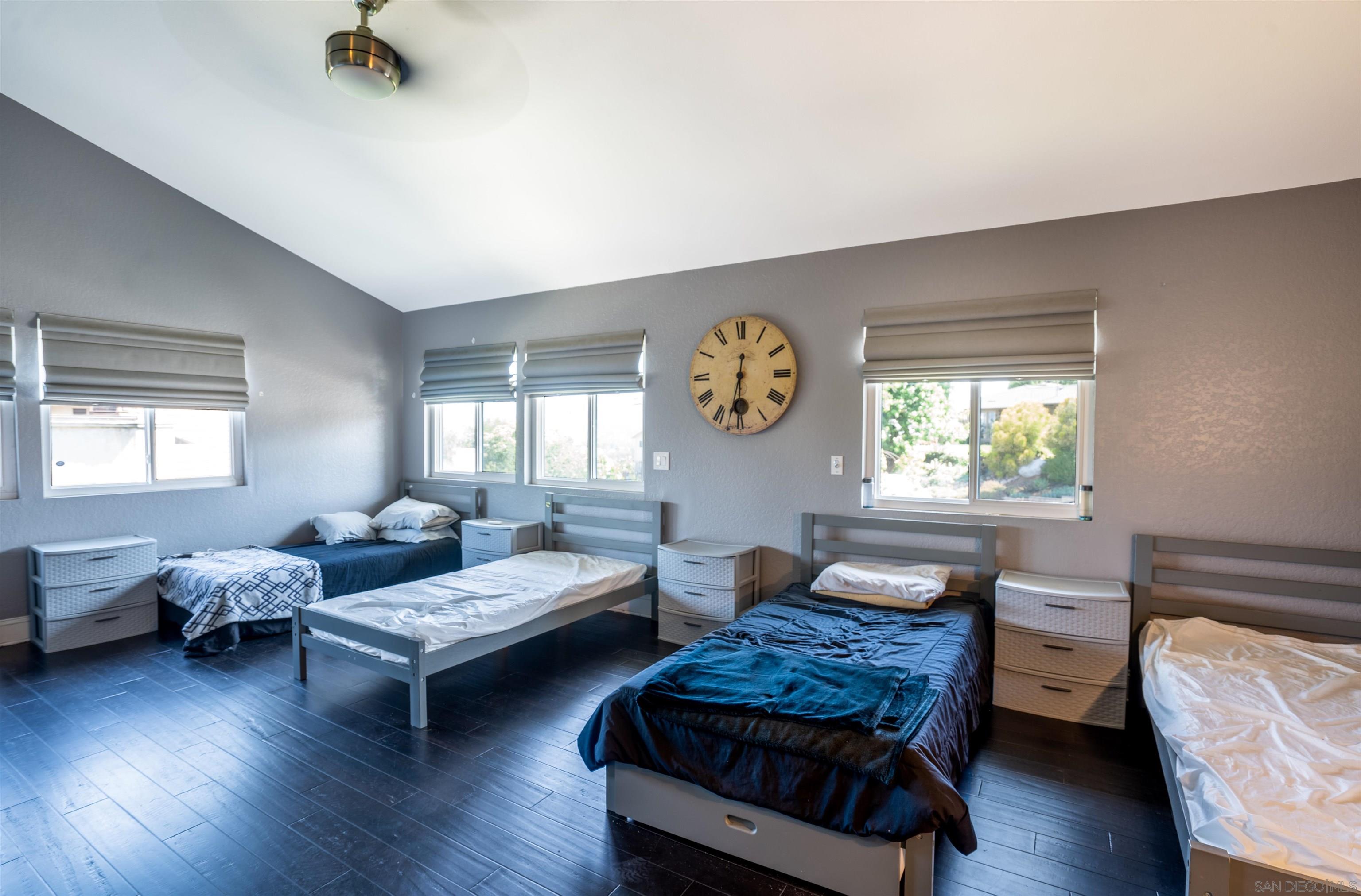 Detail Gallery Image 16 of 35 For 1116  Circle Dr, Escondido,  CA 92025 - 4 Beds | 3 Baths